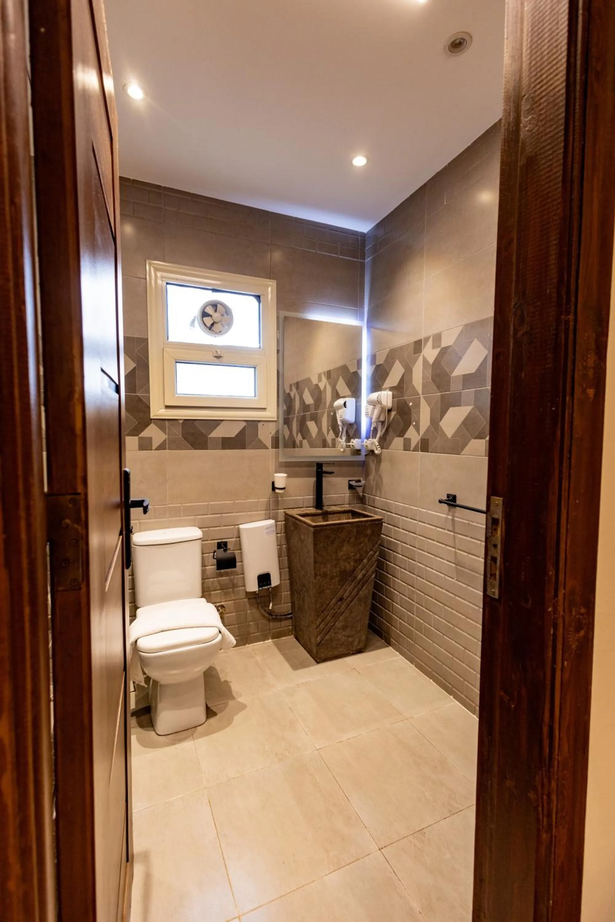 Bathroom in The Palace Pyramids View Hotel