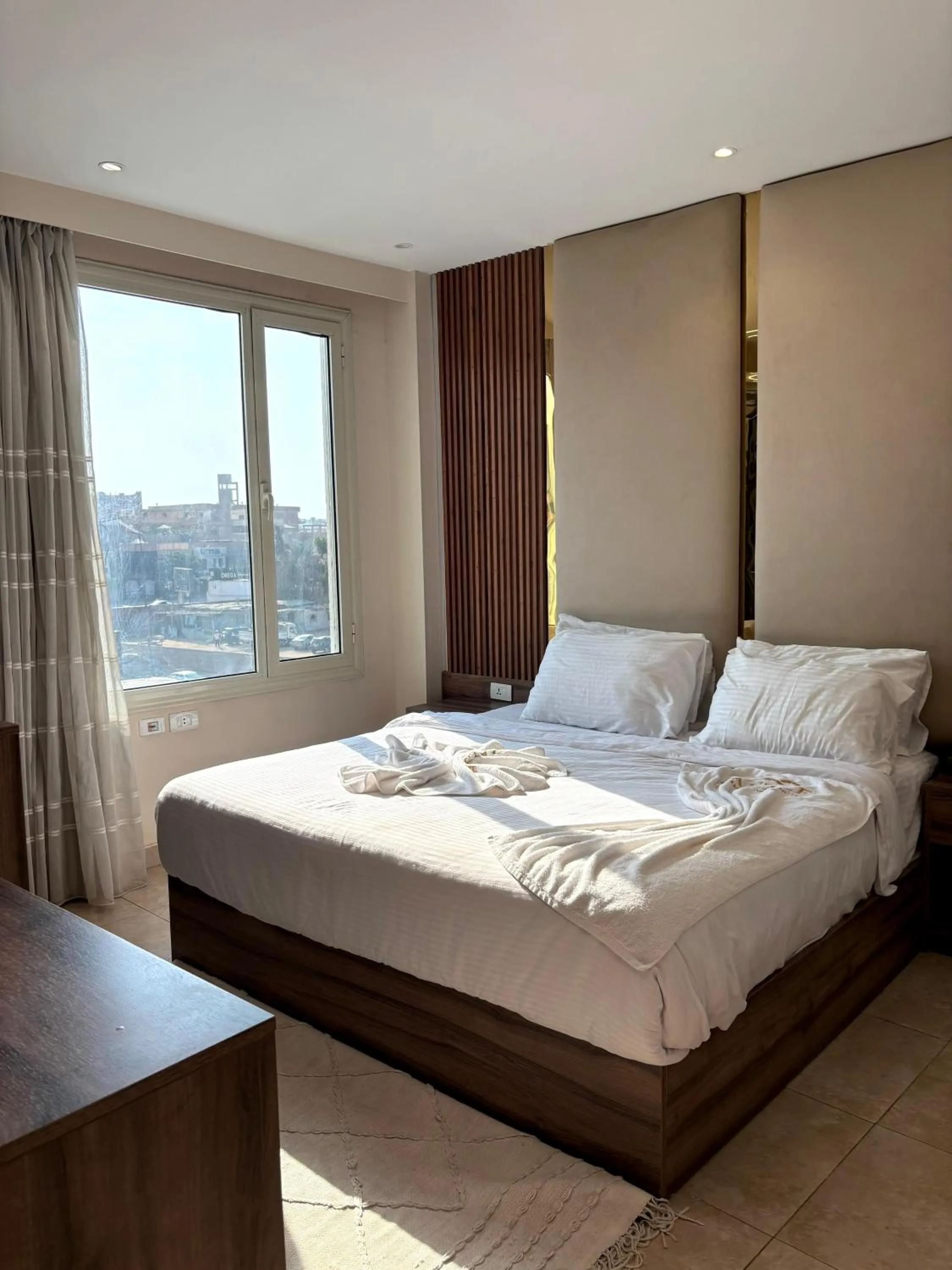 Photo of the whole room, Bed in The Palace Pyramids View Hotel