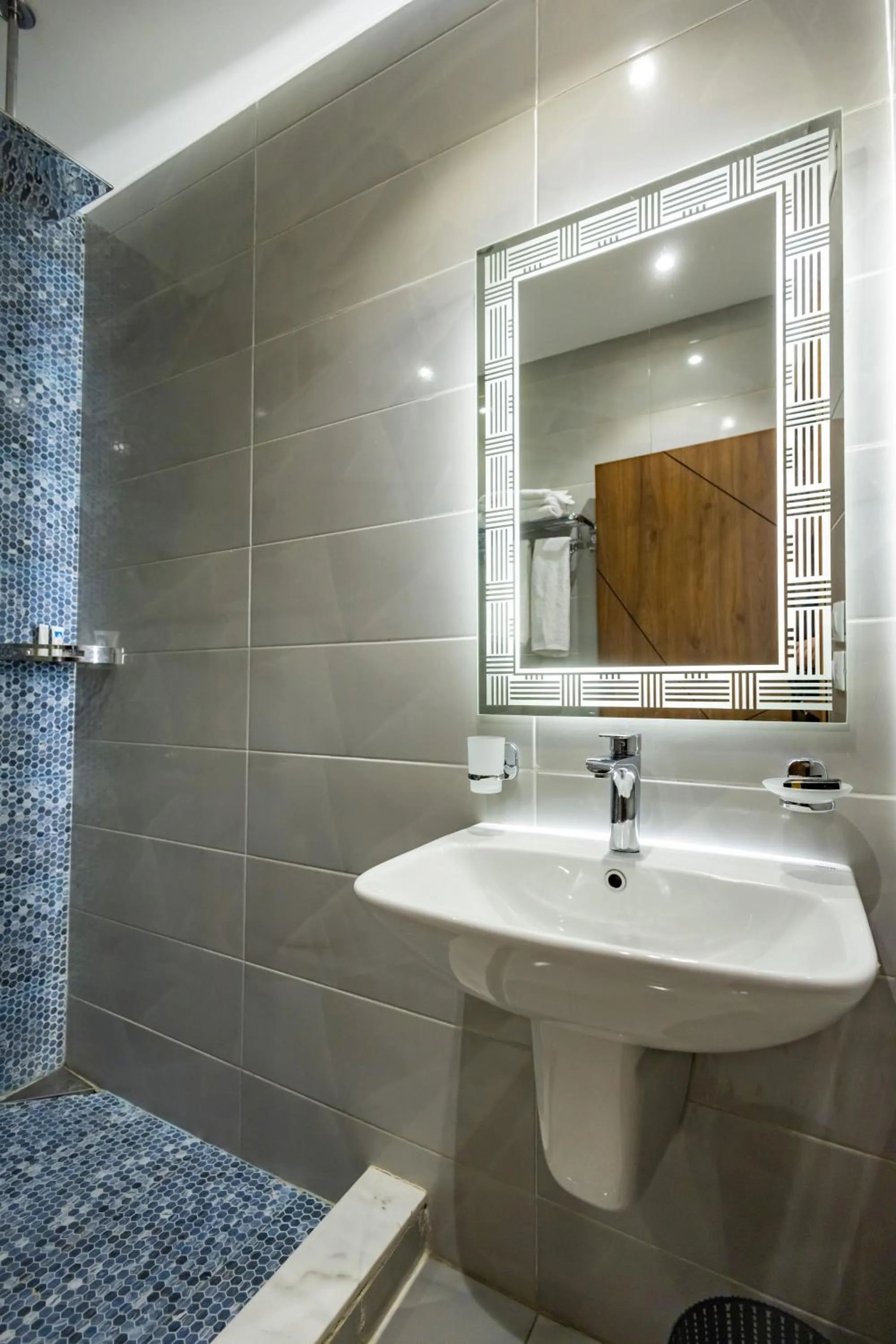 Bathroom in The Palace Pyramids View Hotel