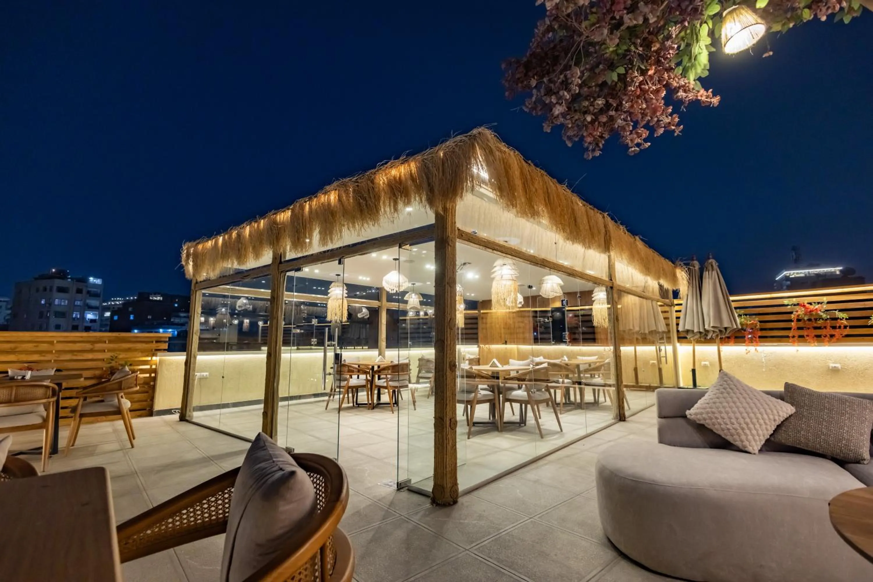 Night in The Palace Pyramids View Hotel