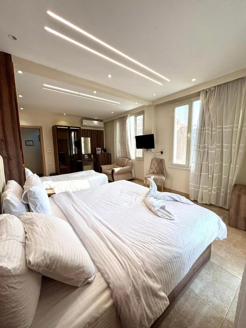 Photo of the whole room, Bed in The Palace Pyramids View Hotel