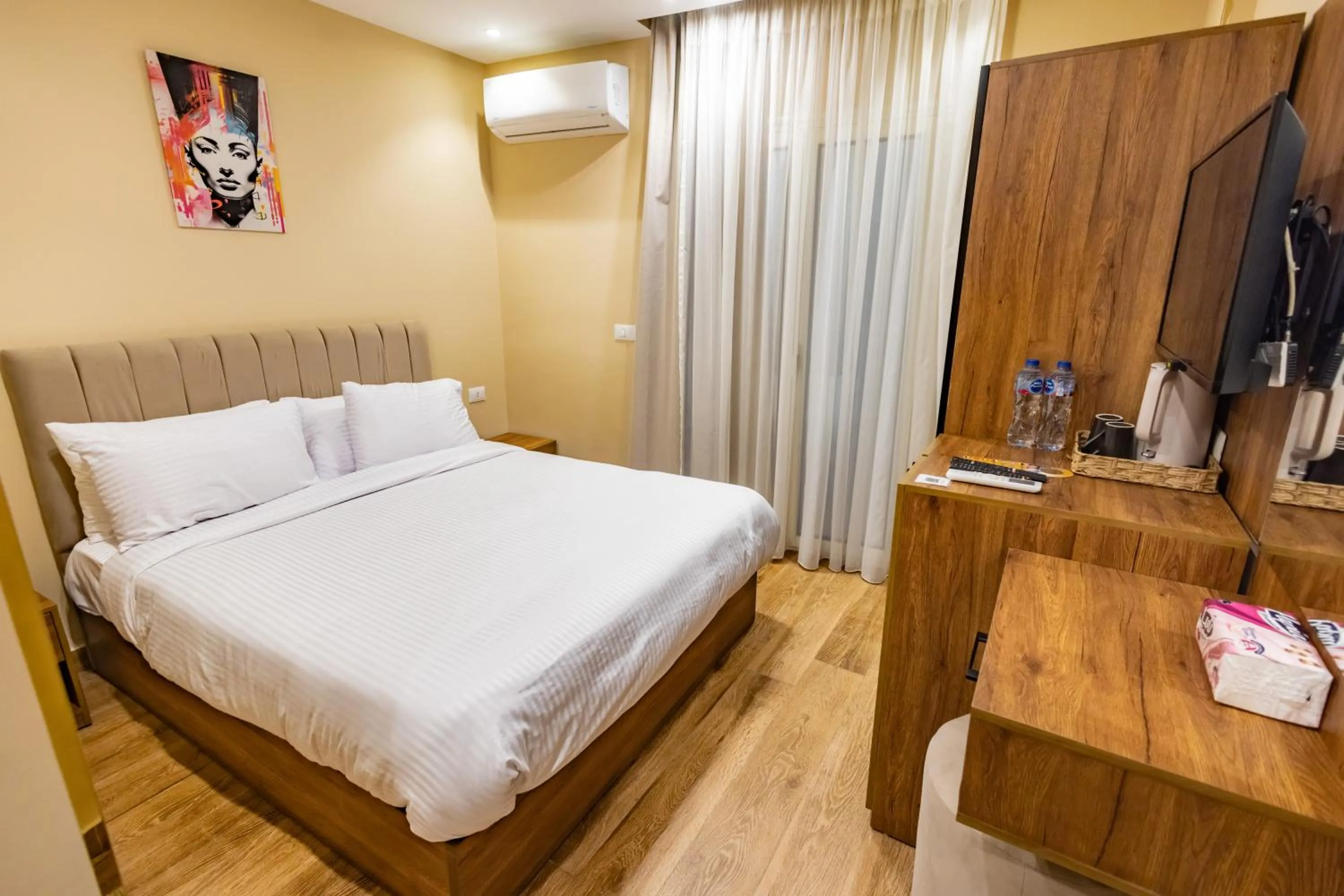 Photo of the whole room, Bed in The Palace Pyramids View Hotel