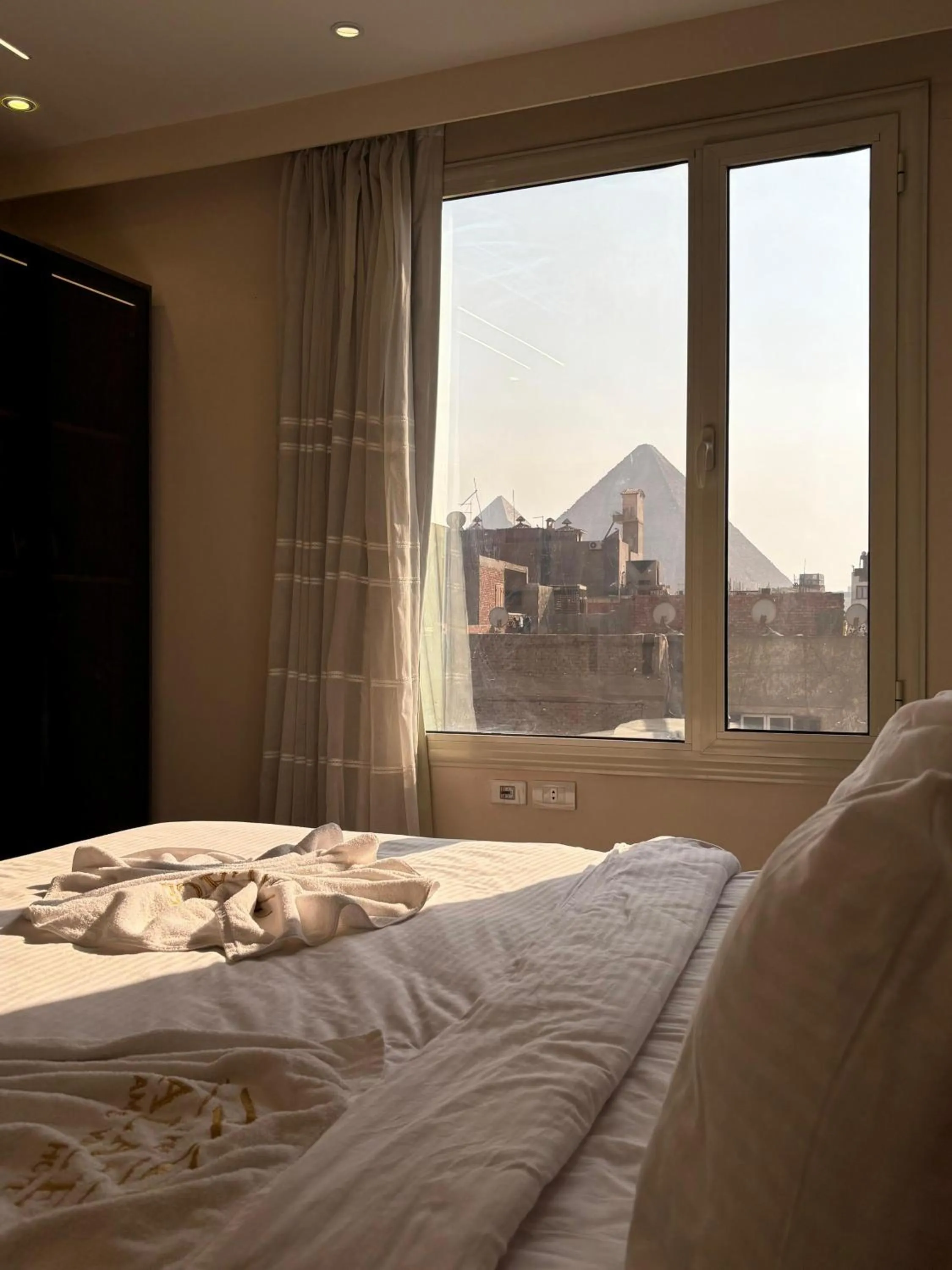 Natural landscape, Bed in The Palace Pyramids View Hotel