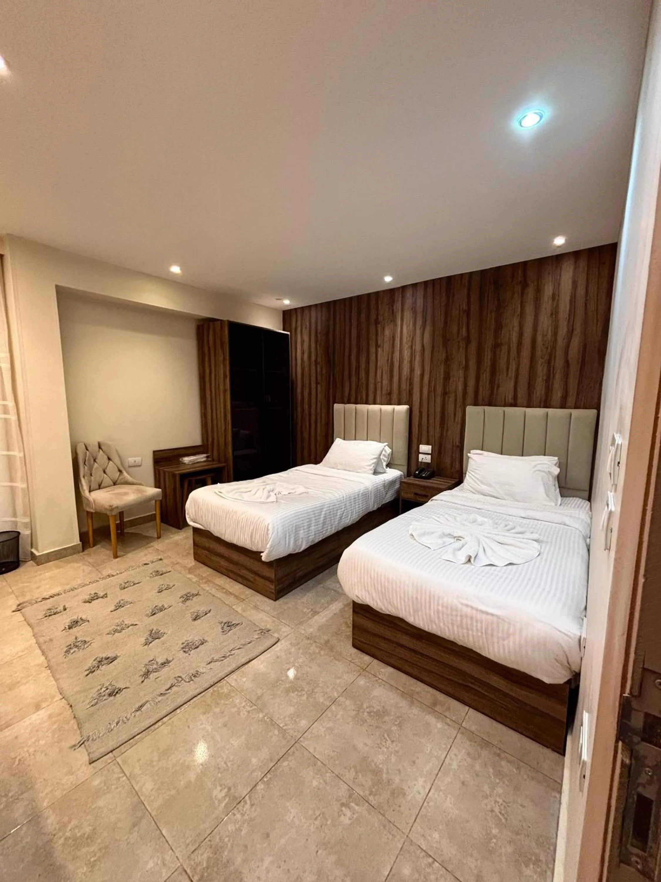 Photo of the whole room, Bed in The Palace Pyramids View Hotel