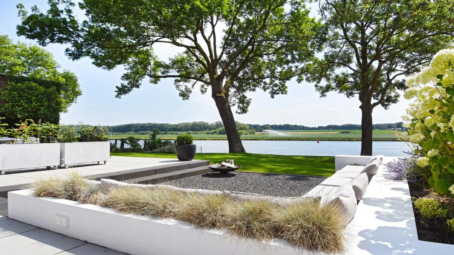 On site in Het Raadhuys - design B&B