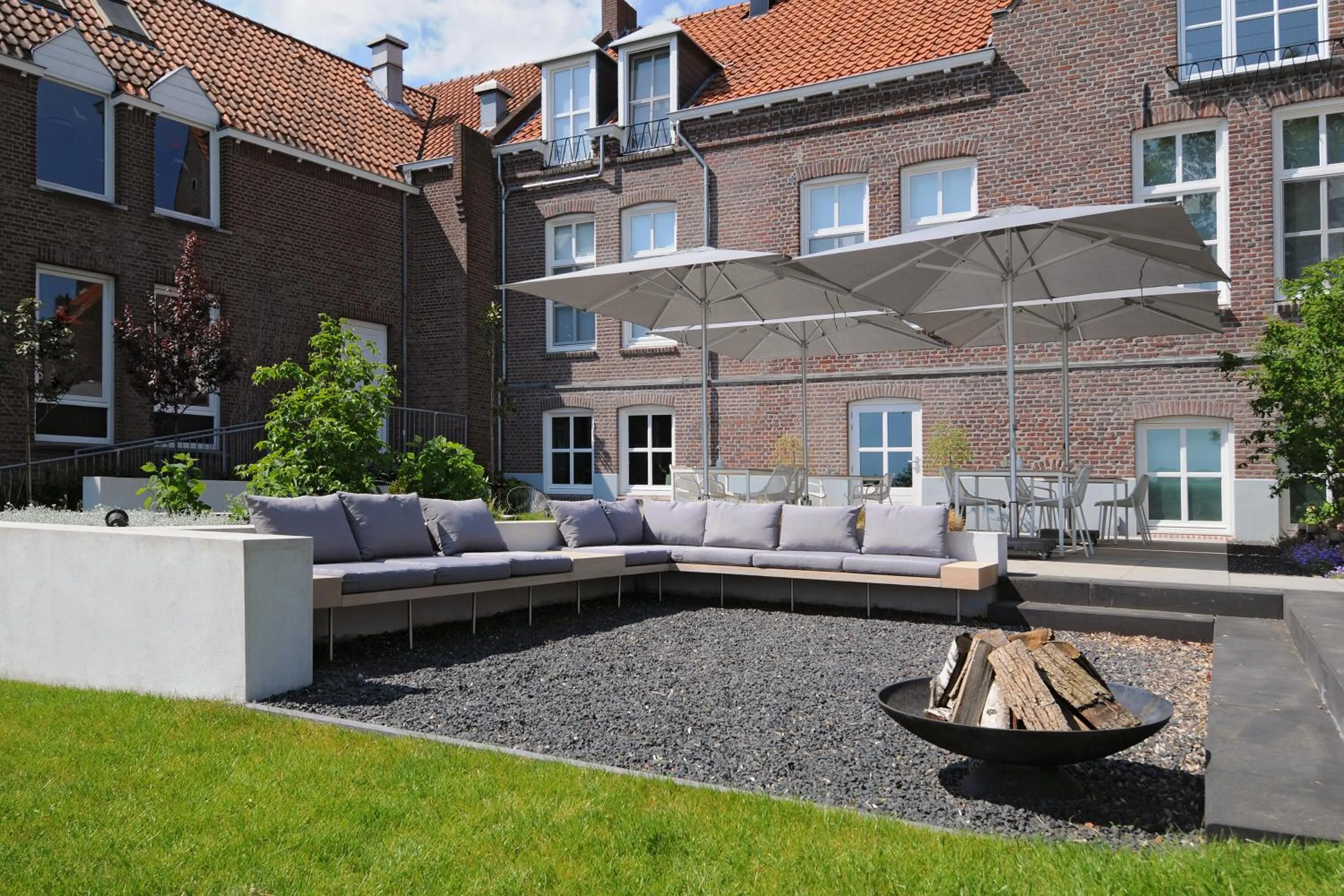 Garden view in Het Raadhuys - design B&B