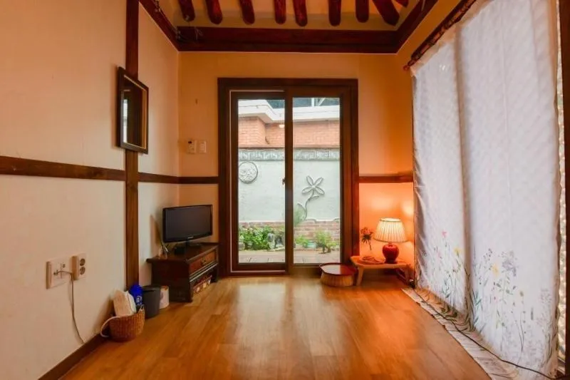 Jeonju Sanyacho Pension