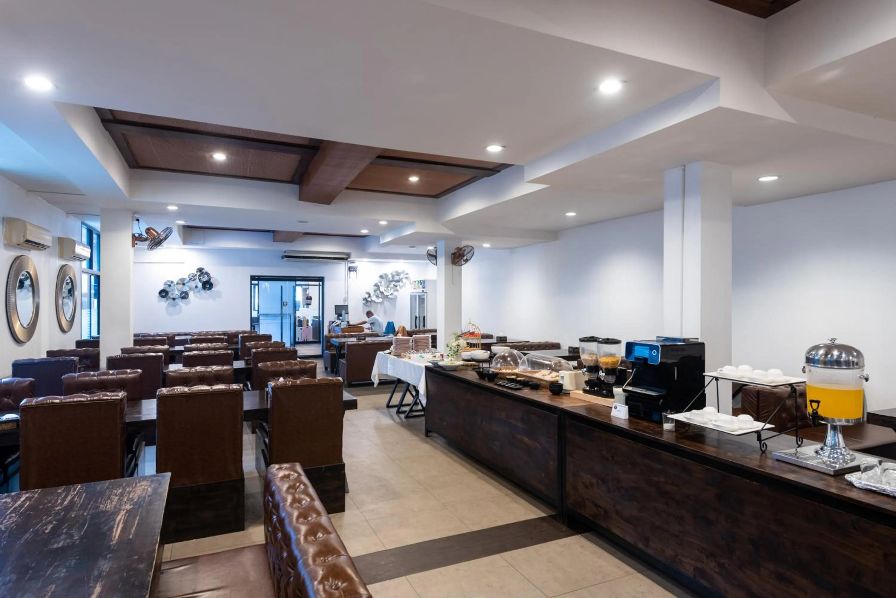 Restaurant/places to eat in Arawana Express North Pattaya