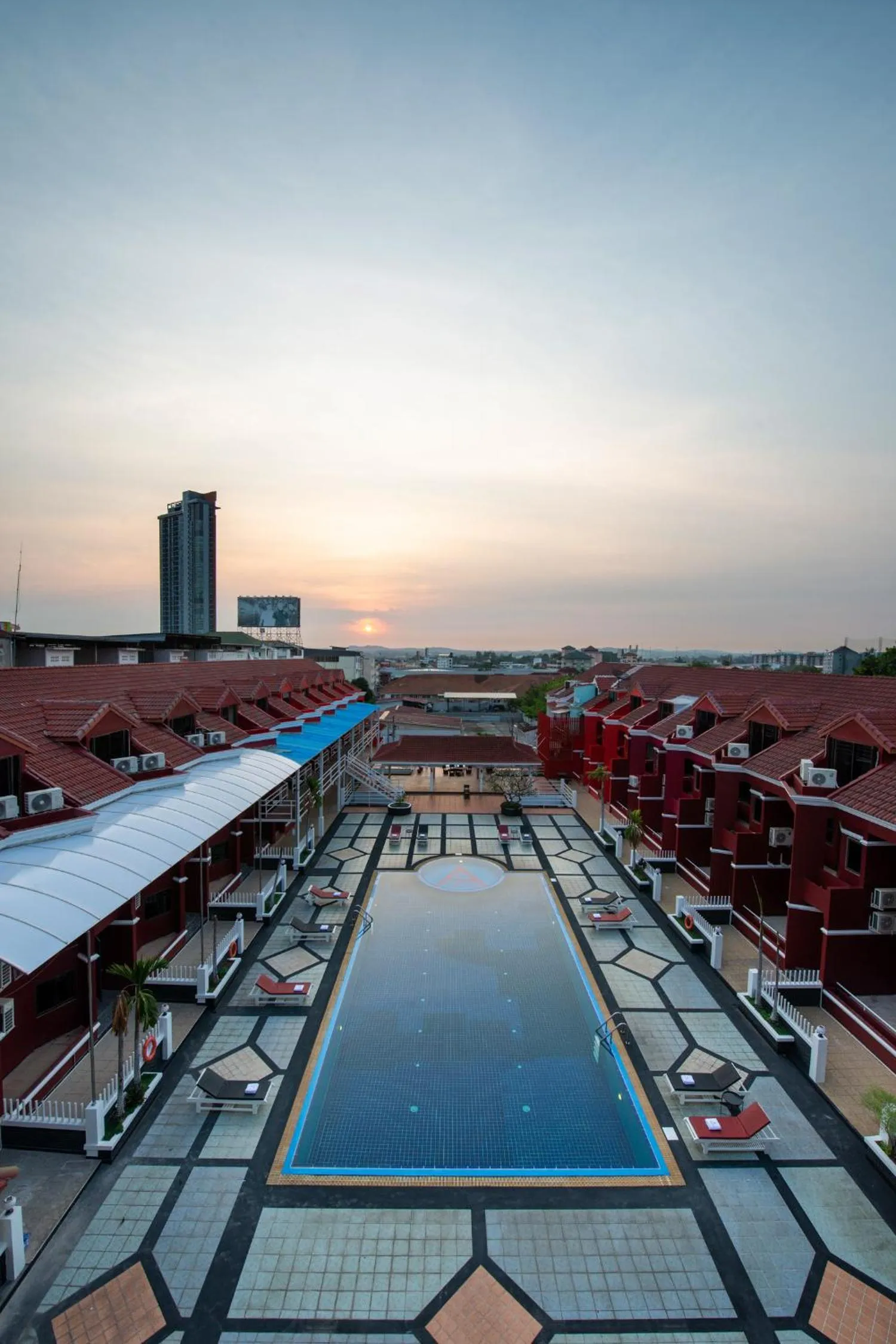 Pool view in Arawana Express North Pattaya