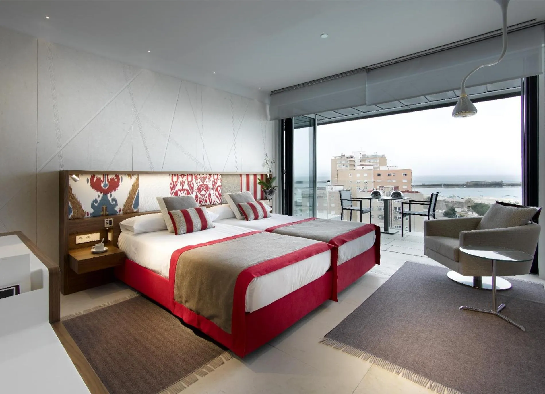 Photo of the whole room, Bed in Parador de Cádiz