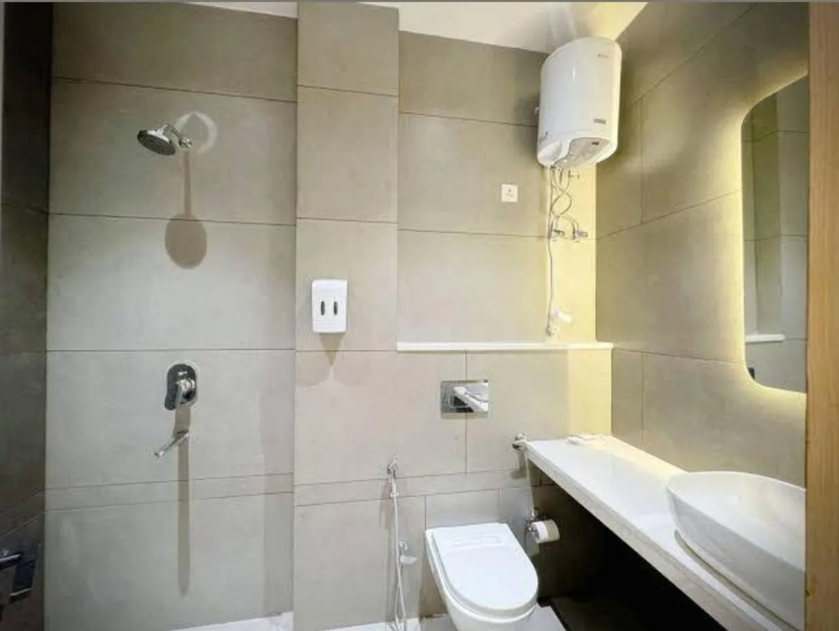 OPUS By Hotel Shiv - Green Park