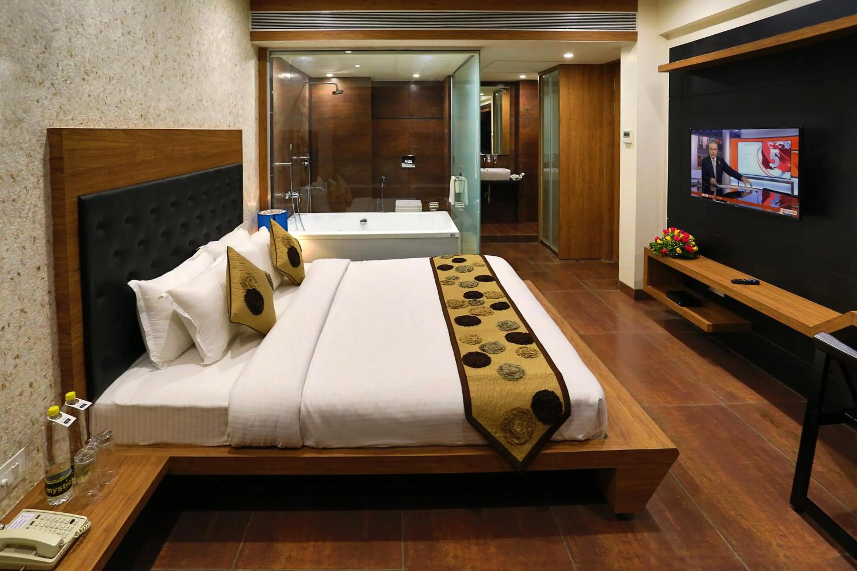 Photo of the whole room, Bed in Grand Kailash Hotel