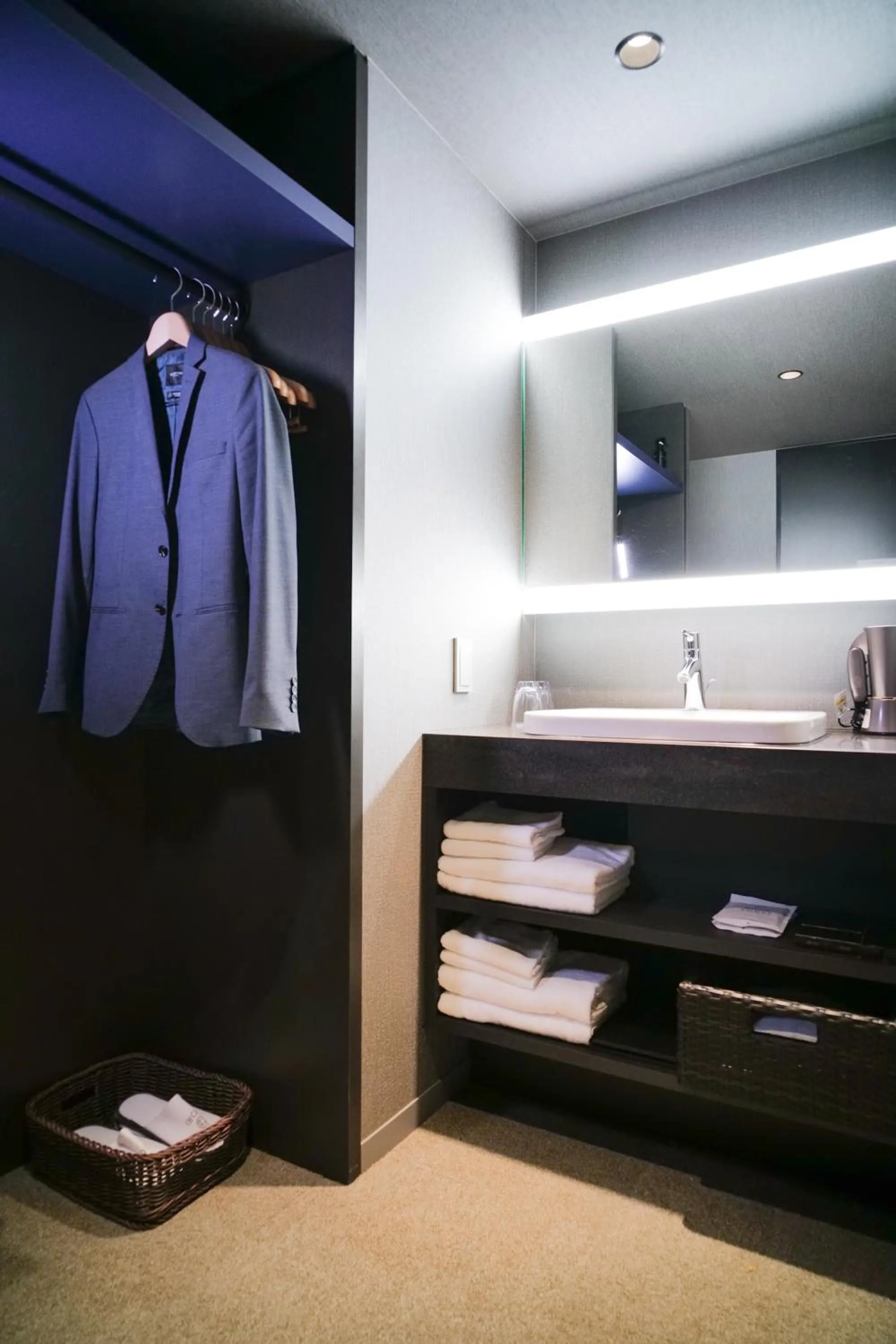 wardrobe in KIORI Hotel Higashino Toin