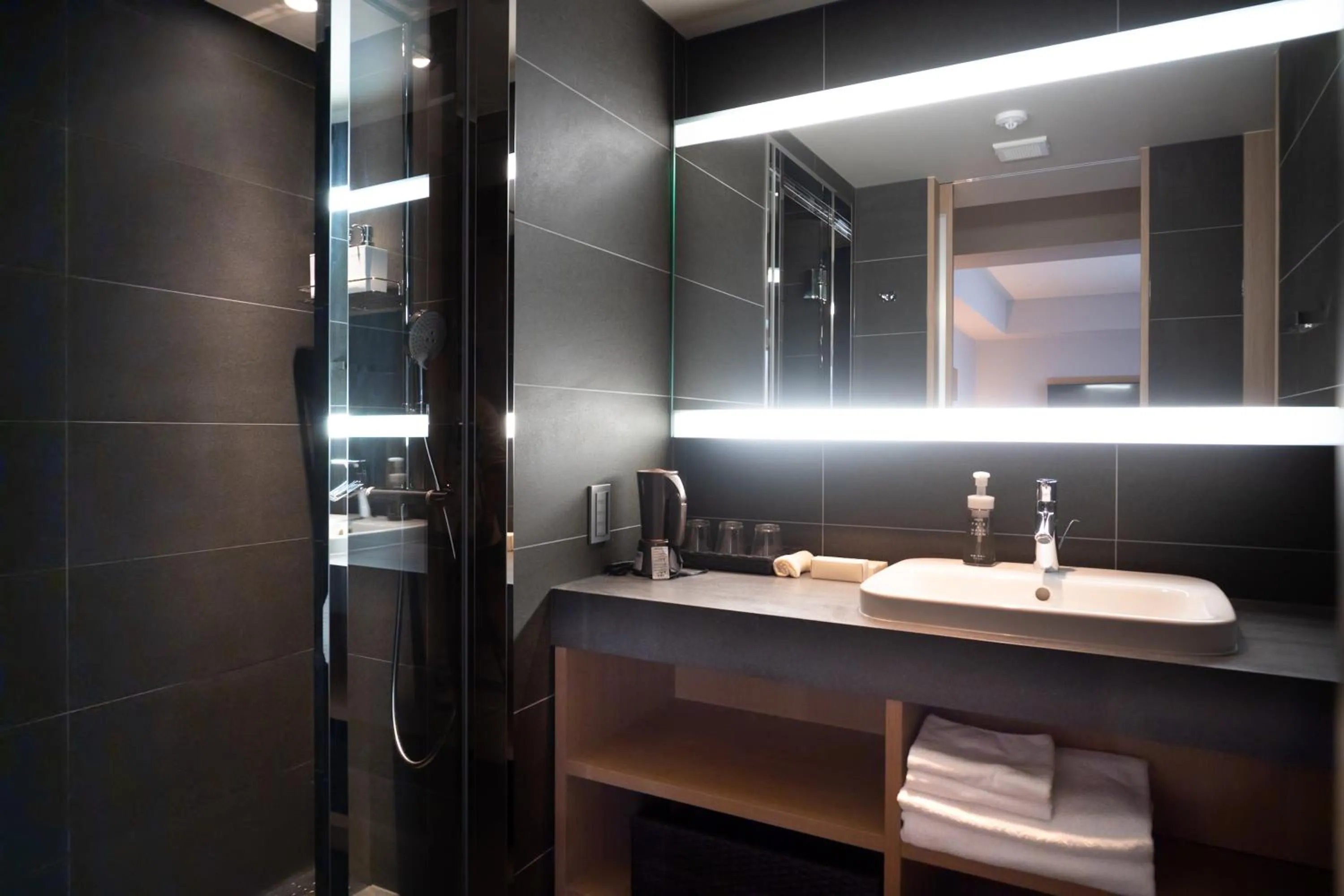 Shower in KIORI Hotel Takakura