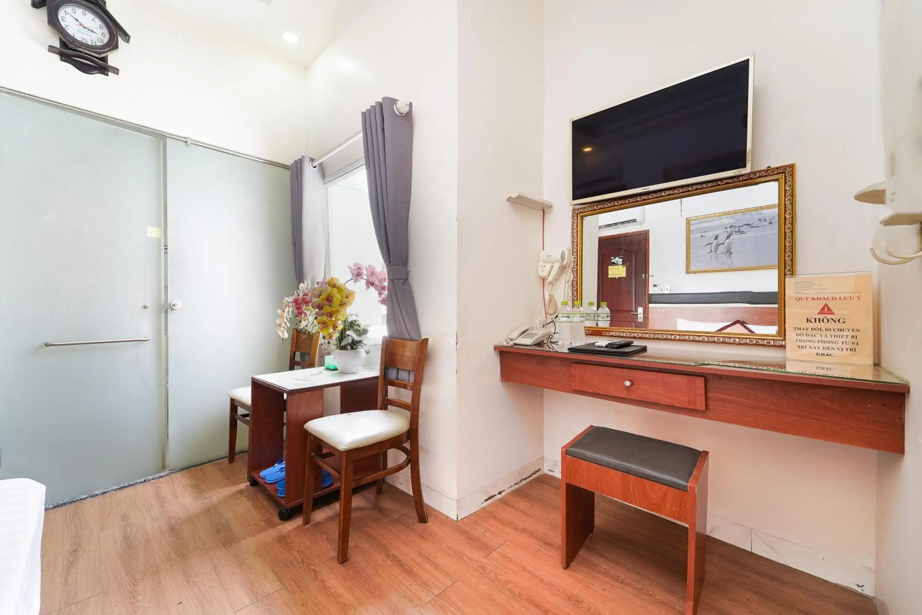 Bedroom in Collection O Eva Hotel District 8 Near Ben Thanh Market