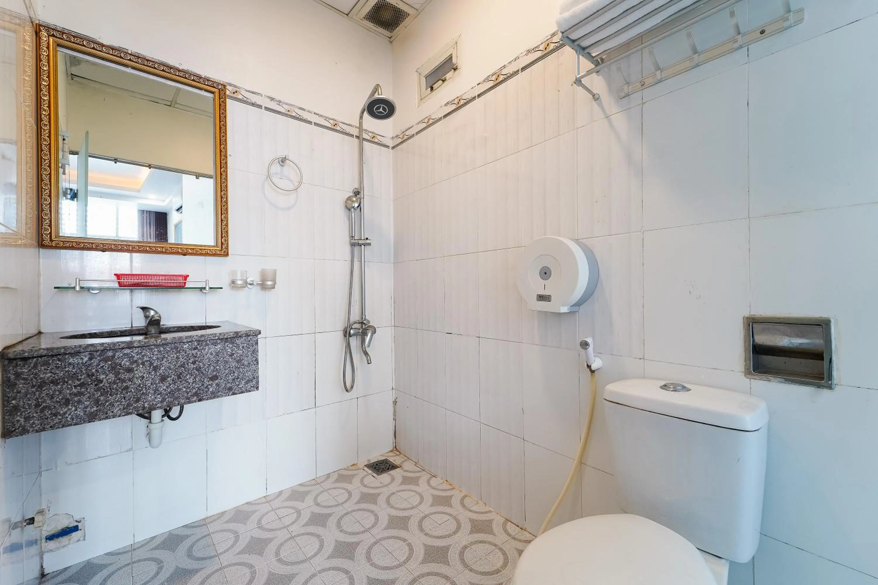 Bathroom in Collection O Eva Hotel District 8 Near Ben Thanh Market