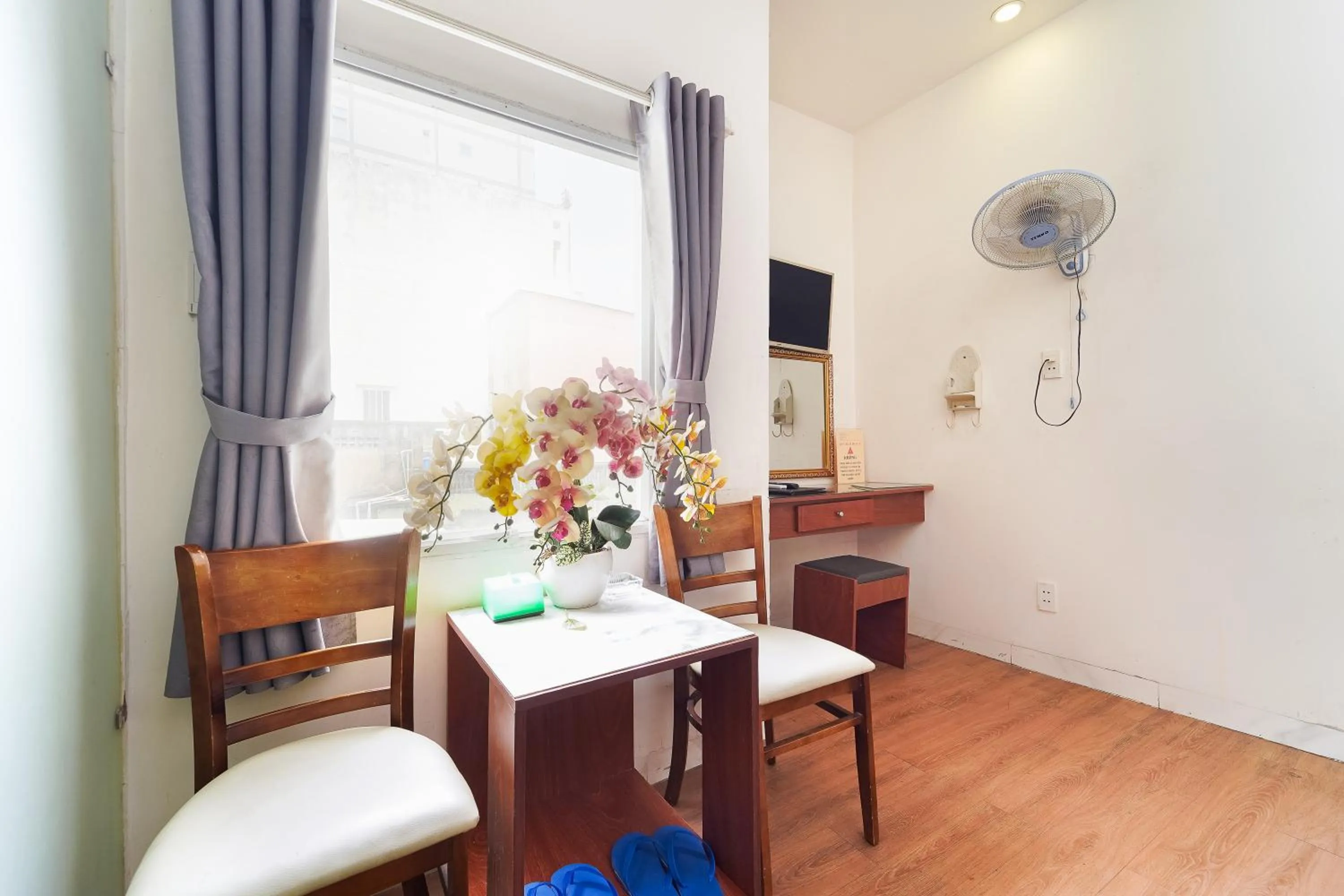 Bedroom in Collection O Eva Hotel District 8 Near Ben Thanh Market