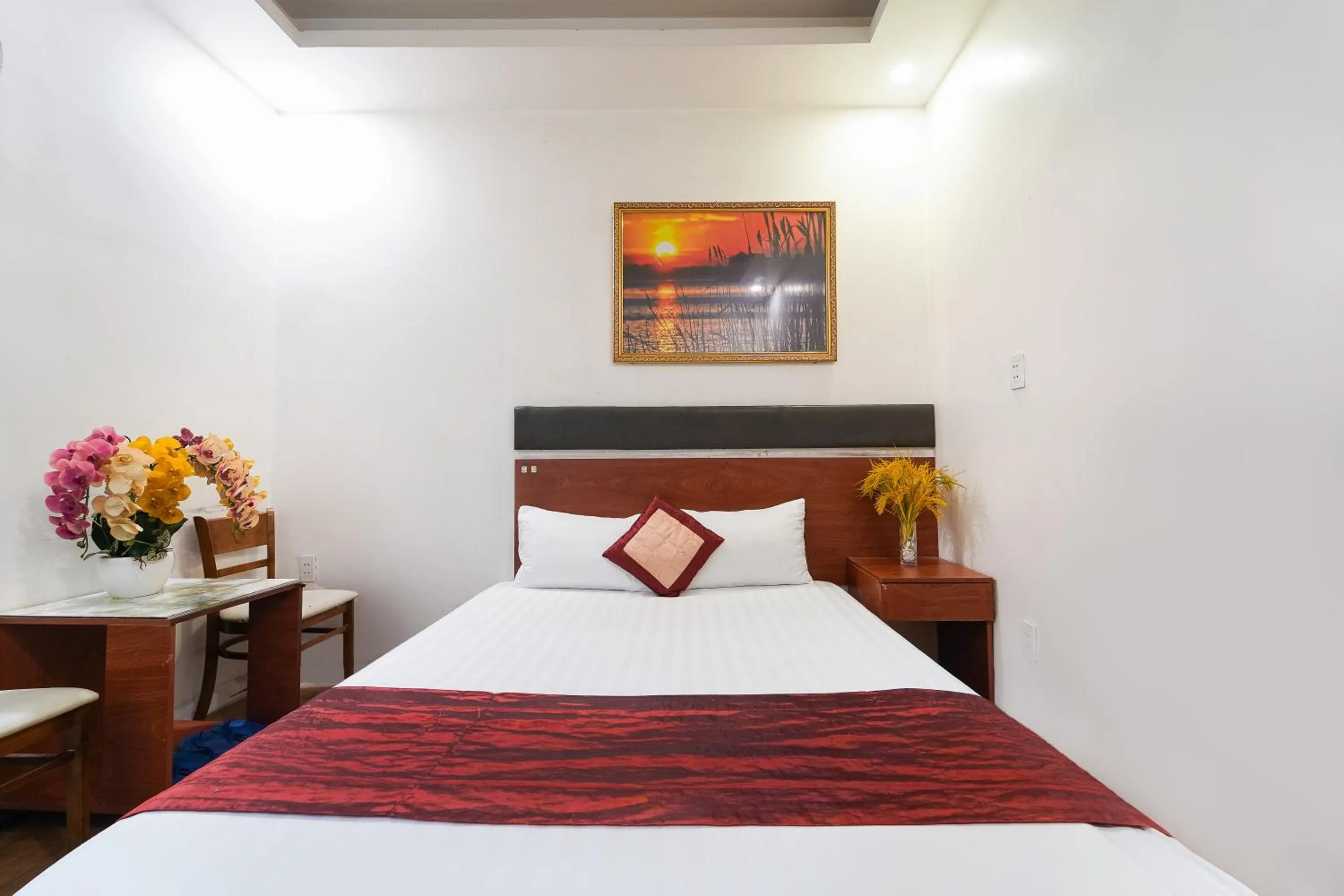 Bedroom, Bed in Collection O Eva Hotel District 8 Near Ben Thanh Market