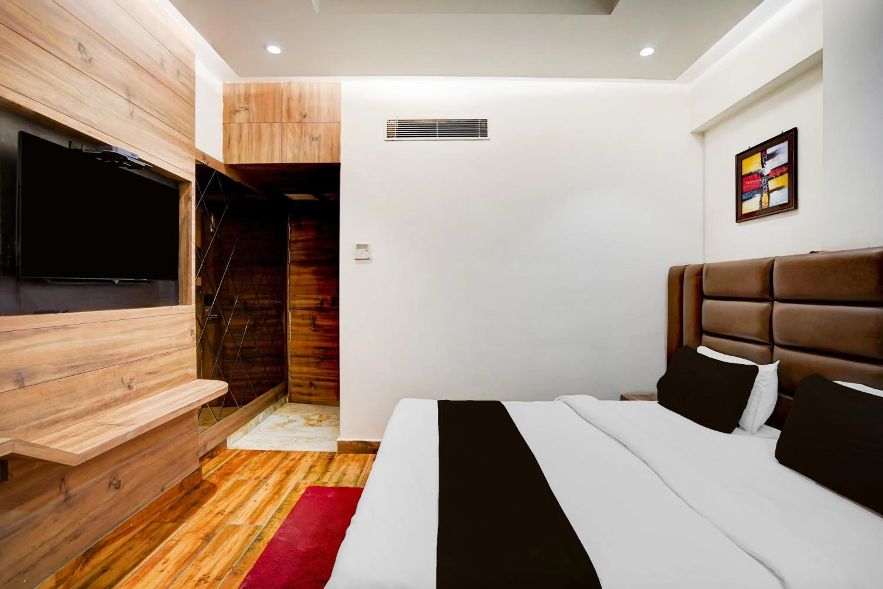 Bedroom, Bed in Townhouse Prayagraj Central Bus Terminal Formerly Hotel Four View