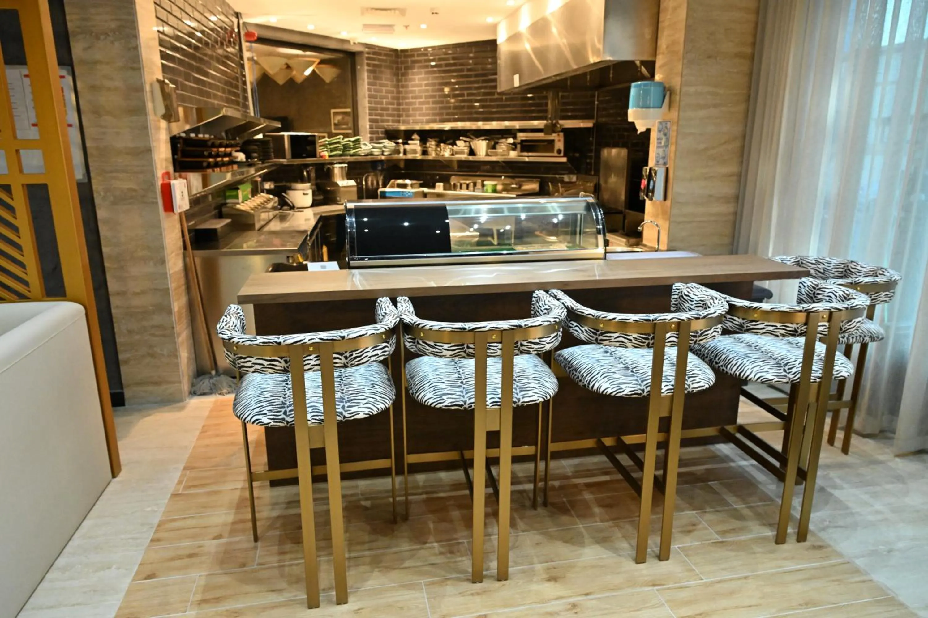 Restaurant/places to eat in Savoy Grande Hotel