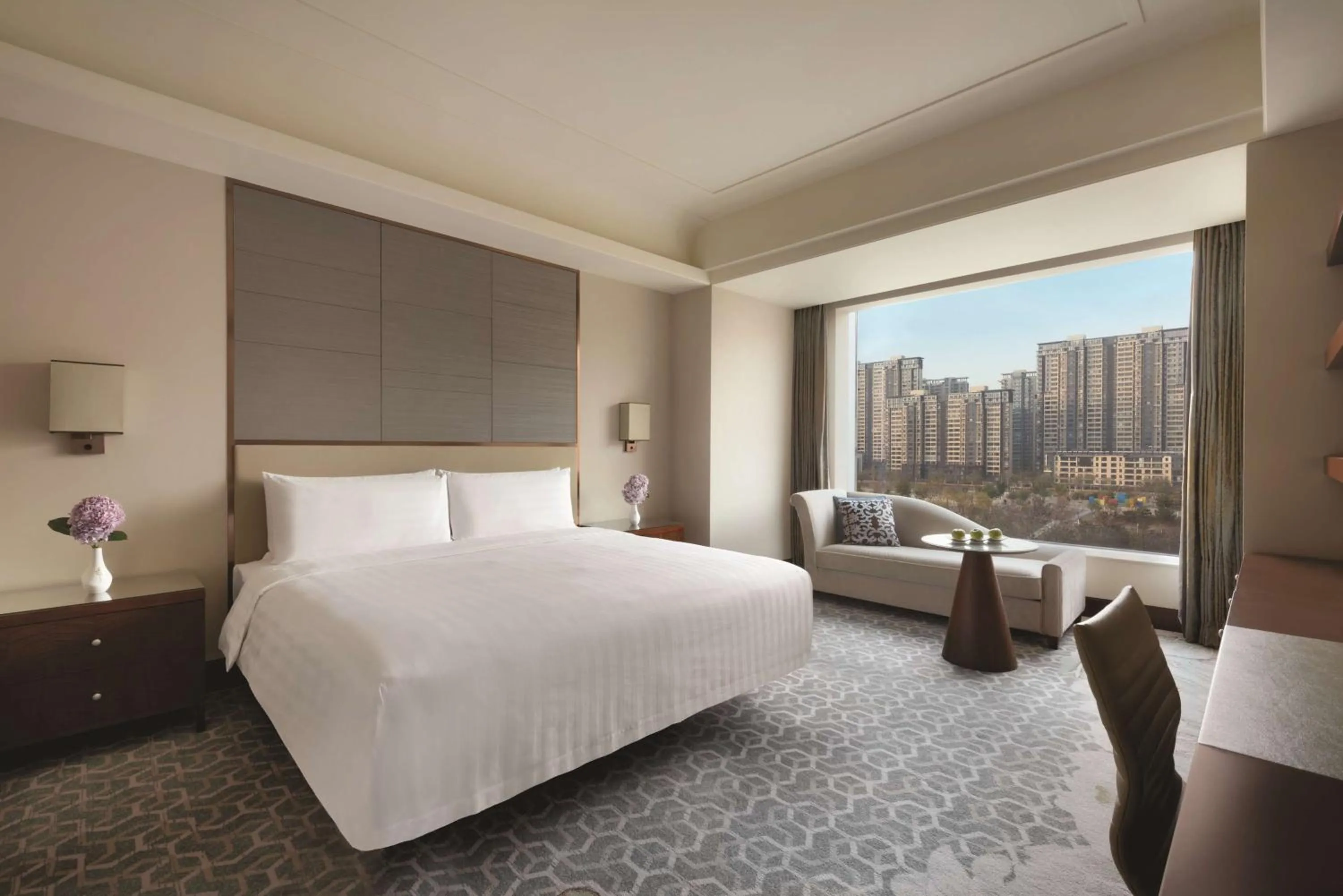 Shower, Bed in Shangri-La Tangshan