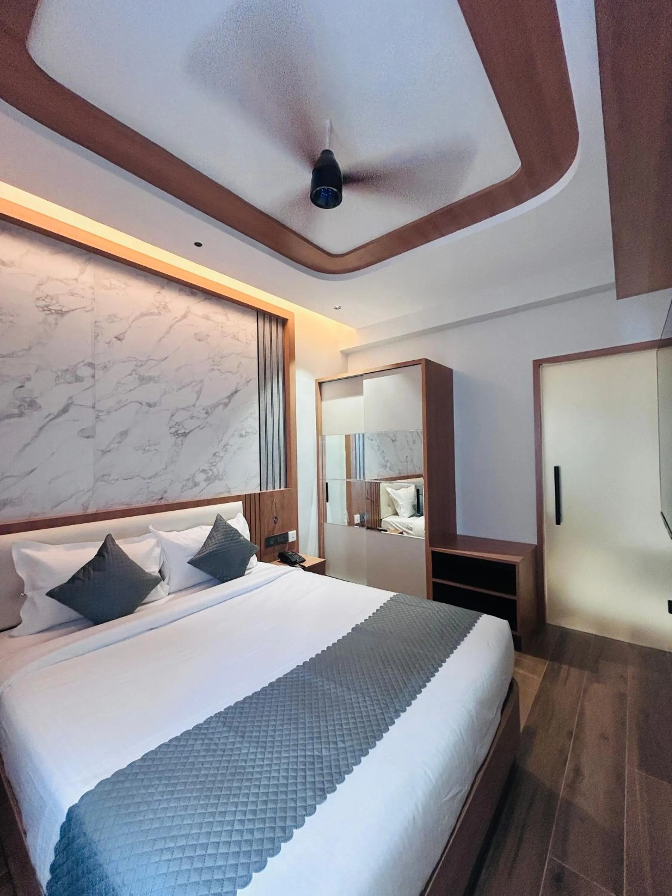 Bed in 23 Urban Square