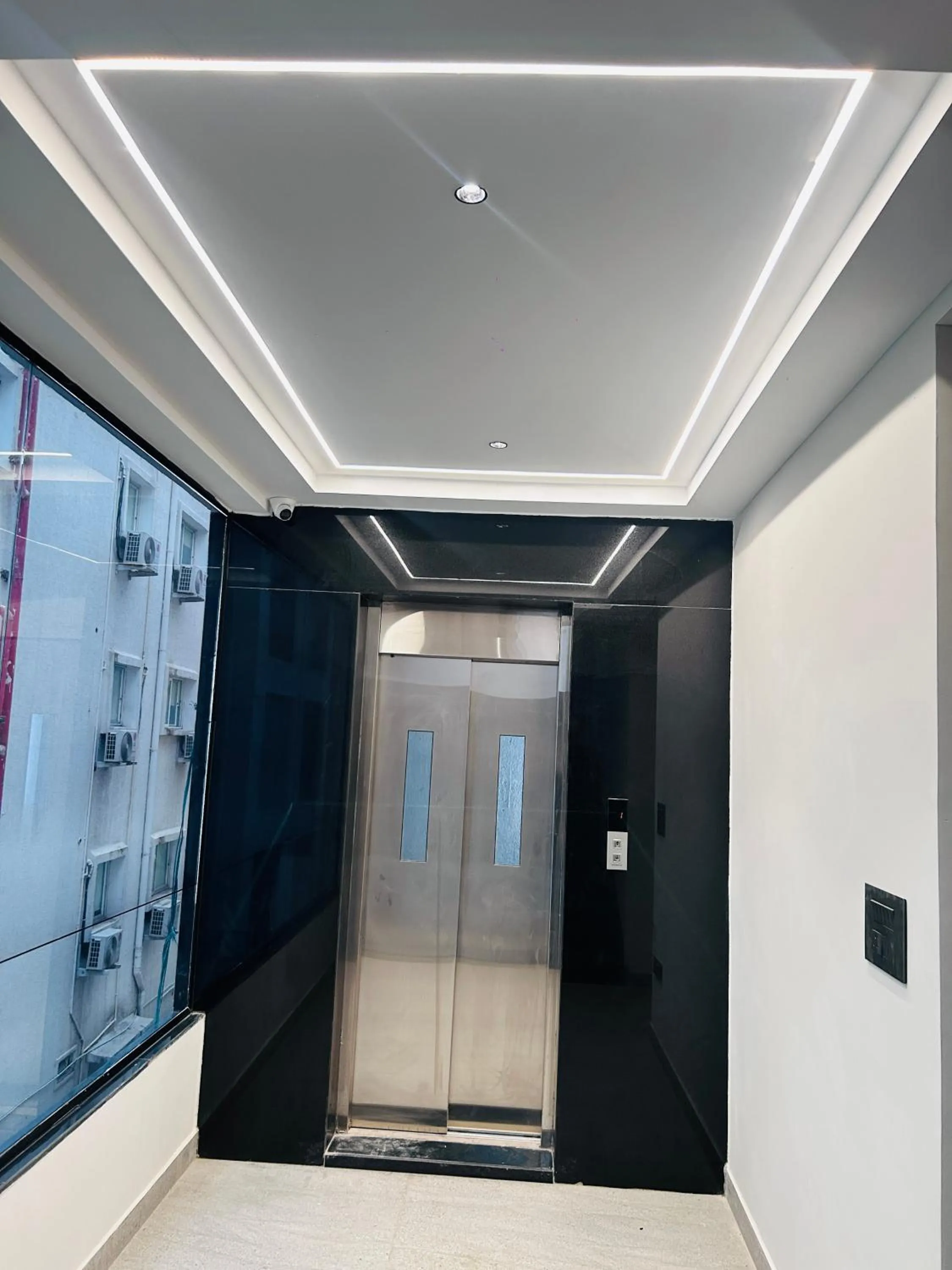 elevator in 23 Urban Square