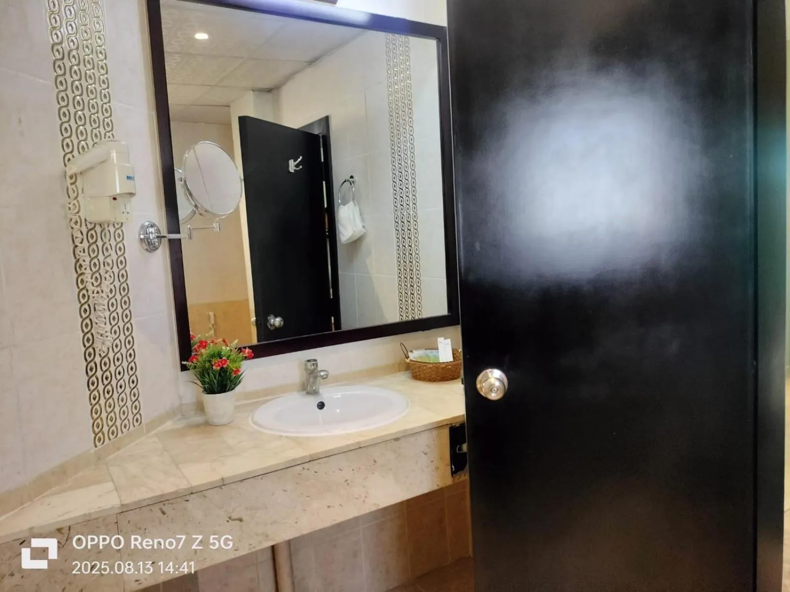 Bathroom in City Point Hotel