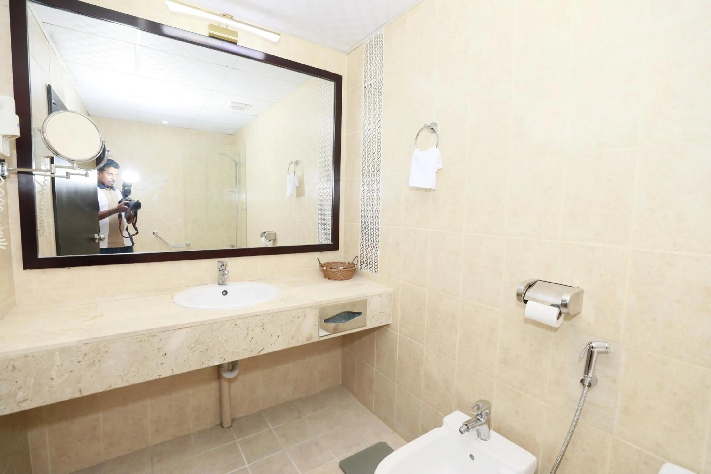 Bathroom in City Point Hotel