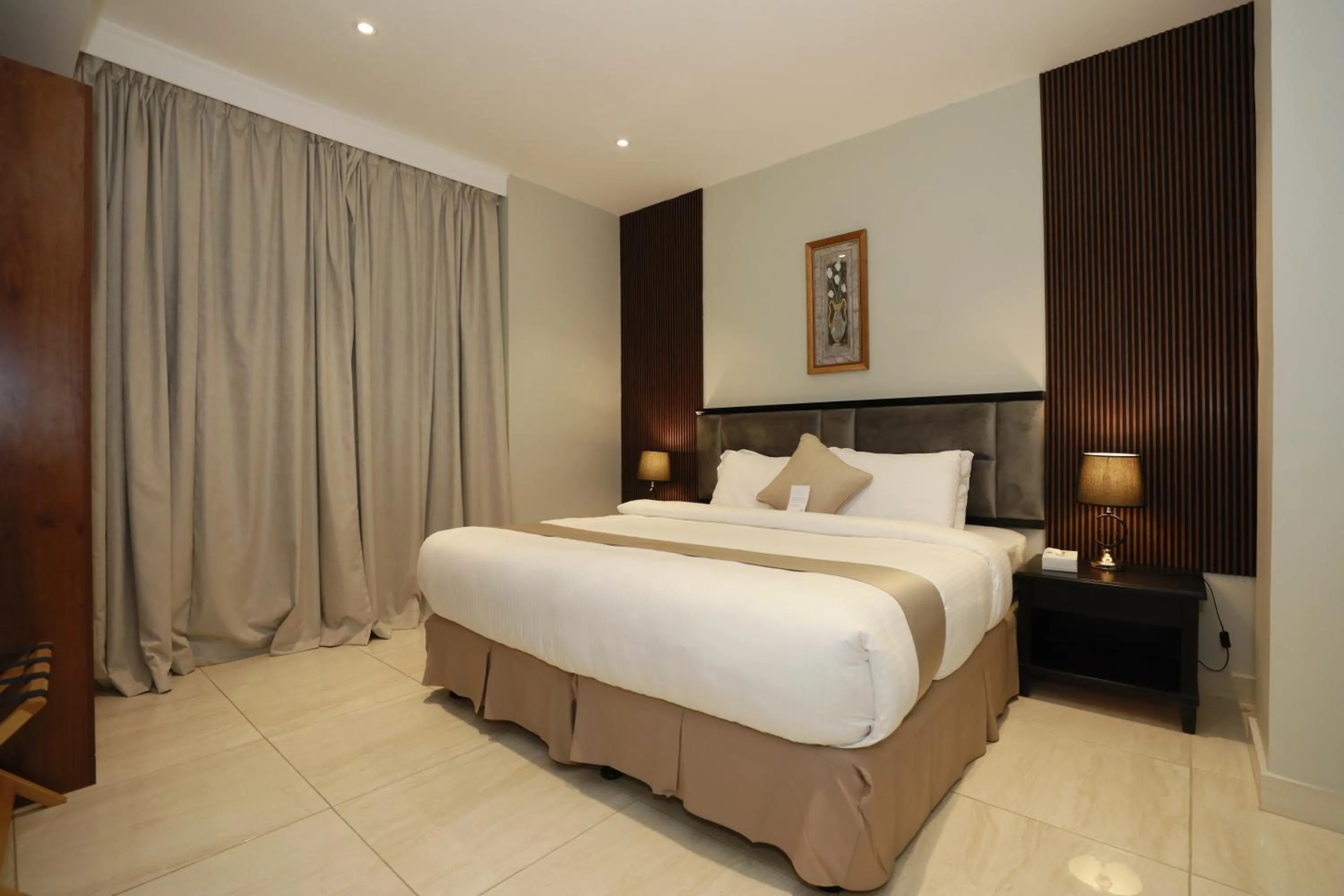 Bed in City Point Hotel