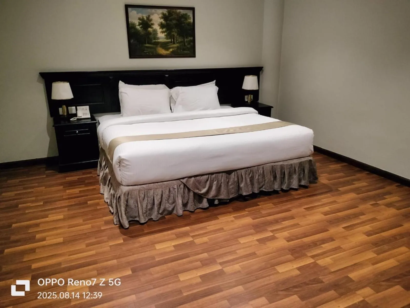 Bed in City Point Hotel