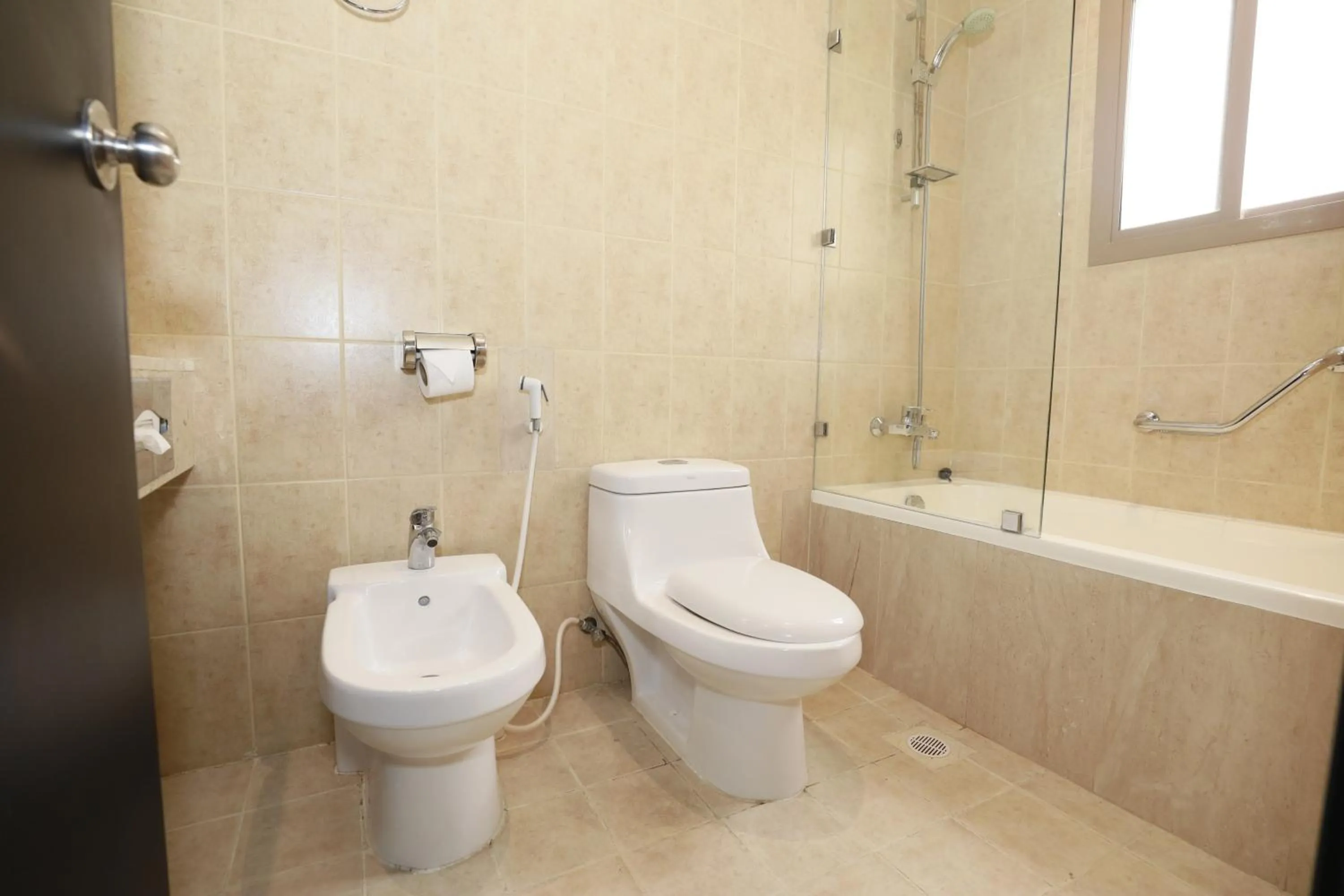 Toilet in City Point Hotel