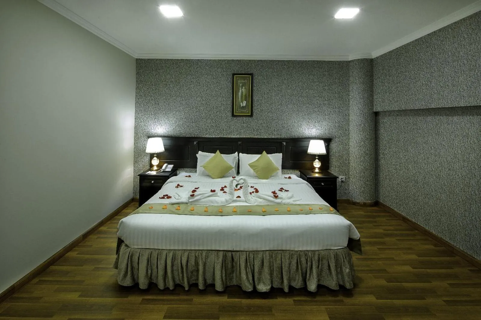 Bedroom, Bed in City Point Hotel