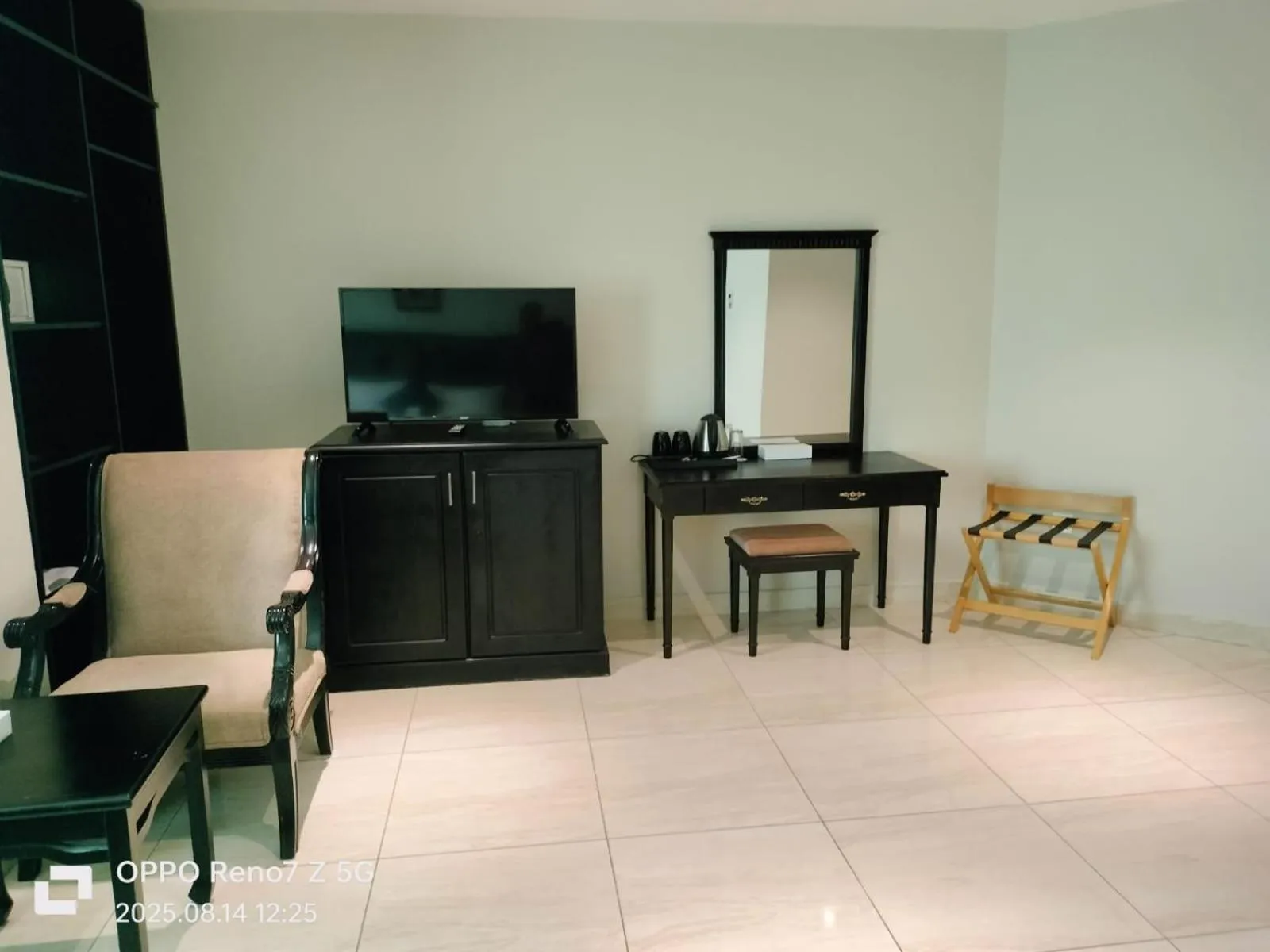 Seating area in City Point Hotel