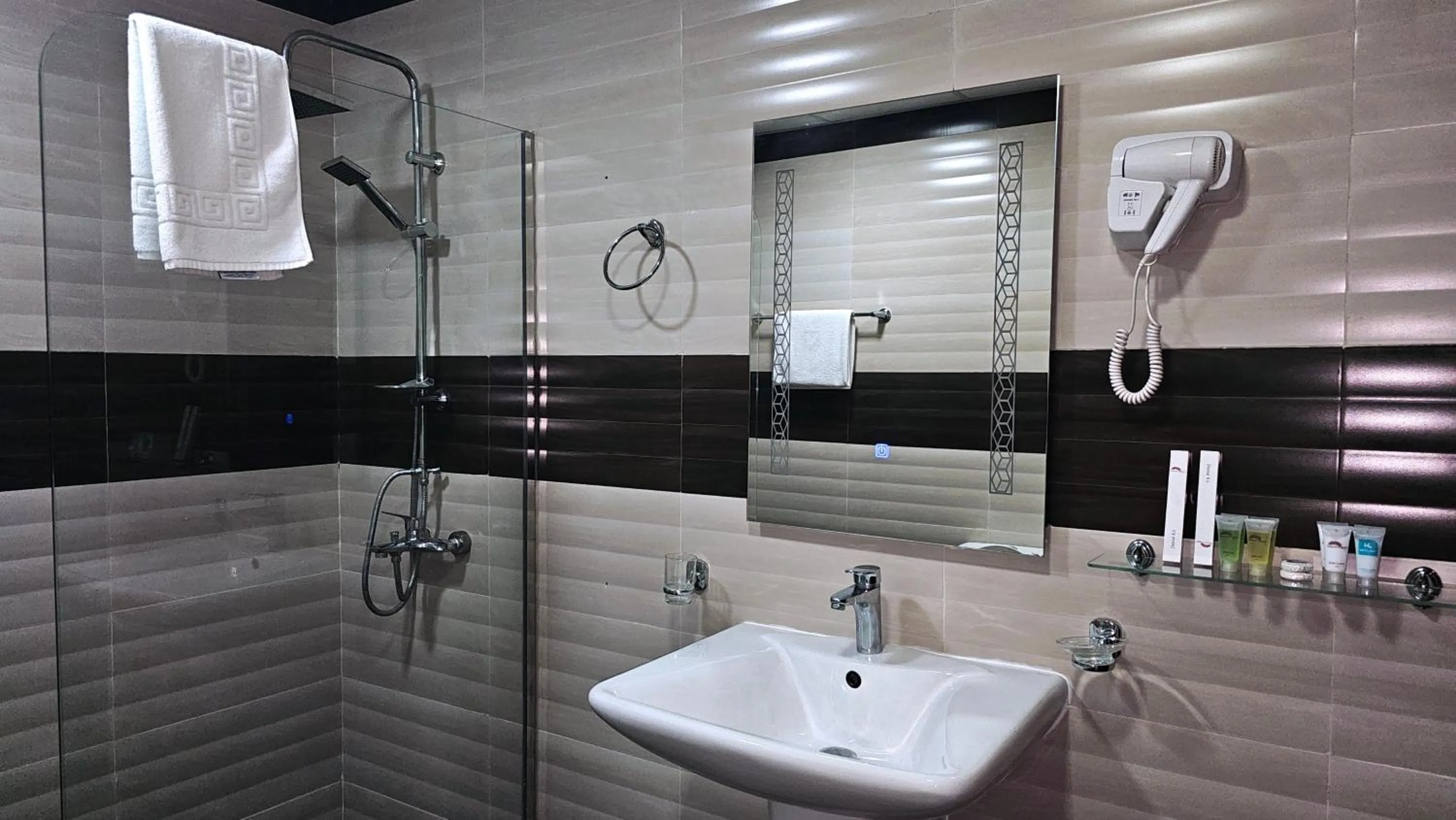 Shower in City Point Hotel