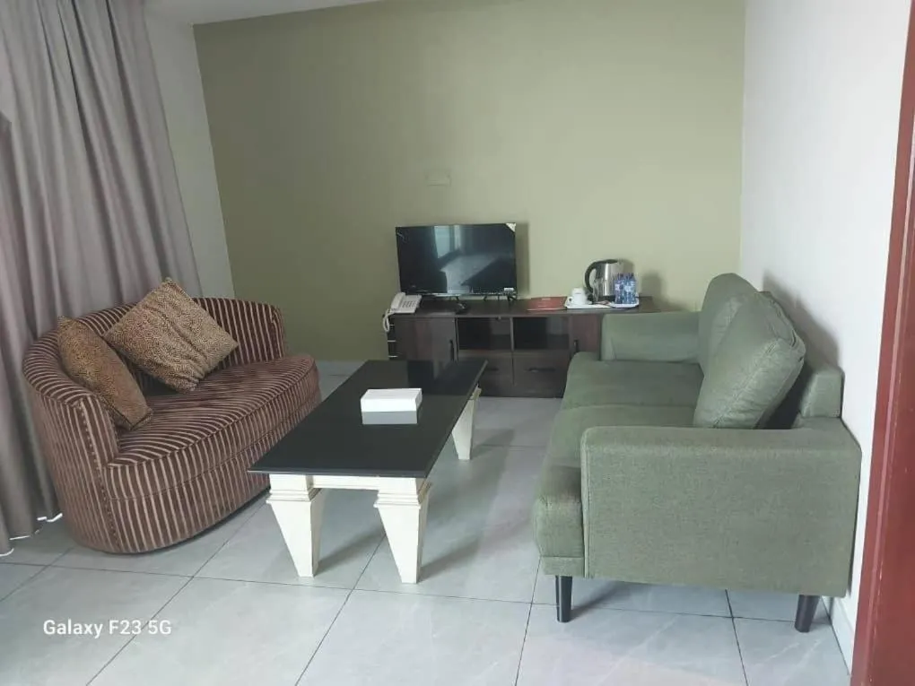 Living room in City Point Hotel