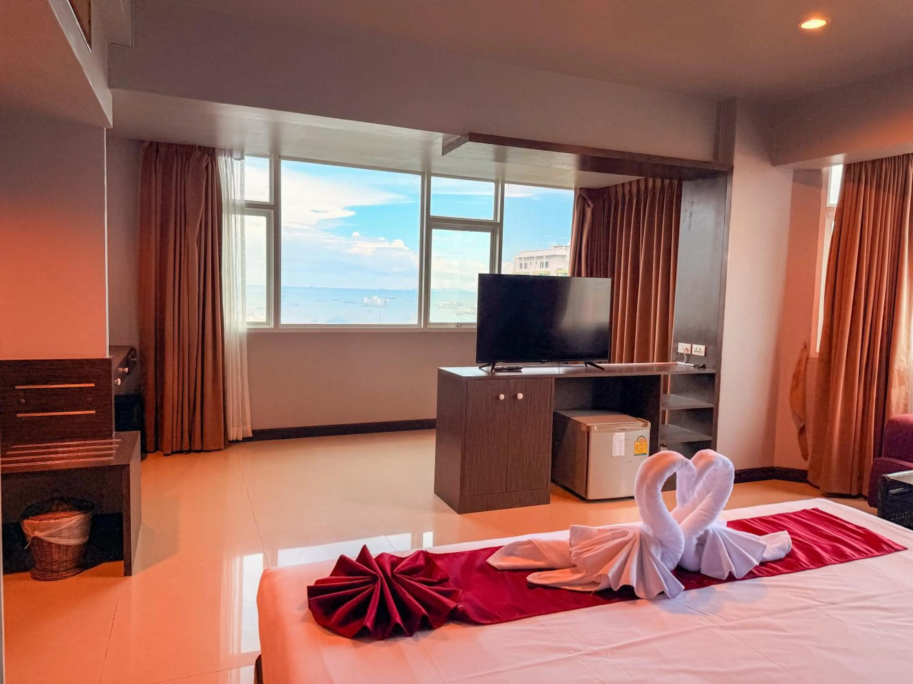 Bed in Suncity Hotel Pattaya