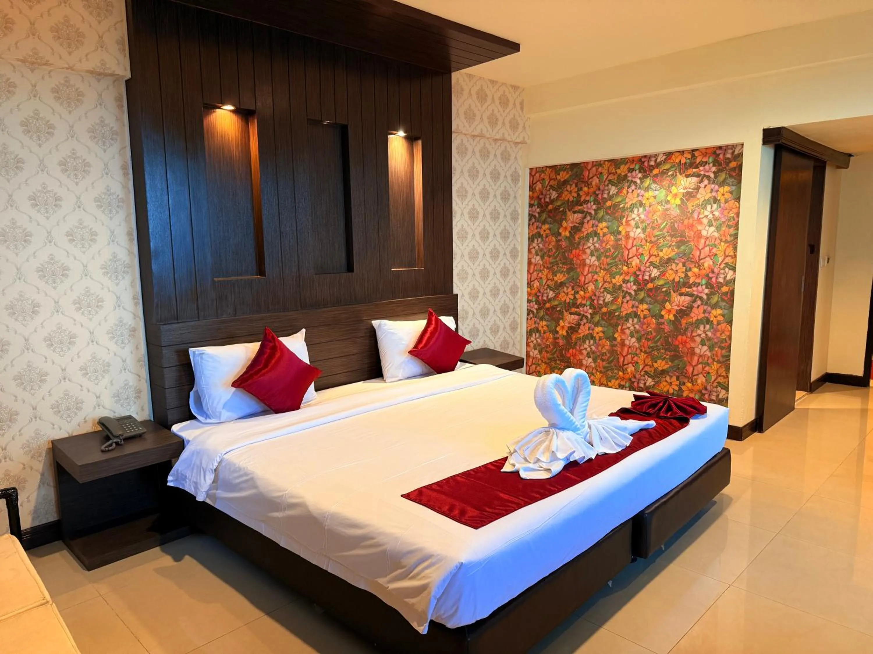 Bed in Suncity Hotel Pattaya