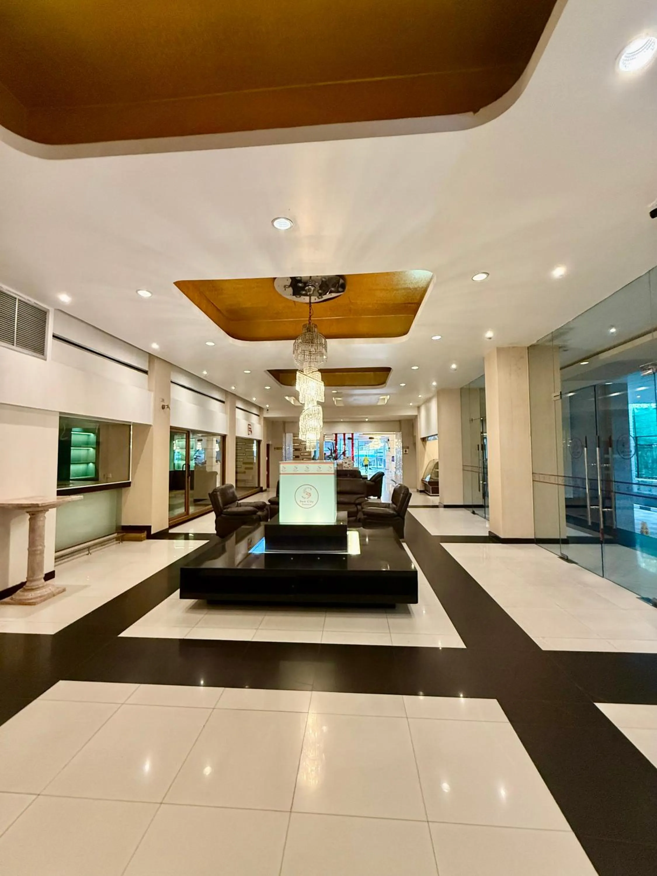 Lobby or reception in Suncity Hotel Pattaya