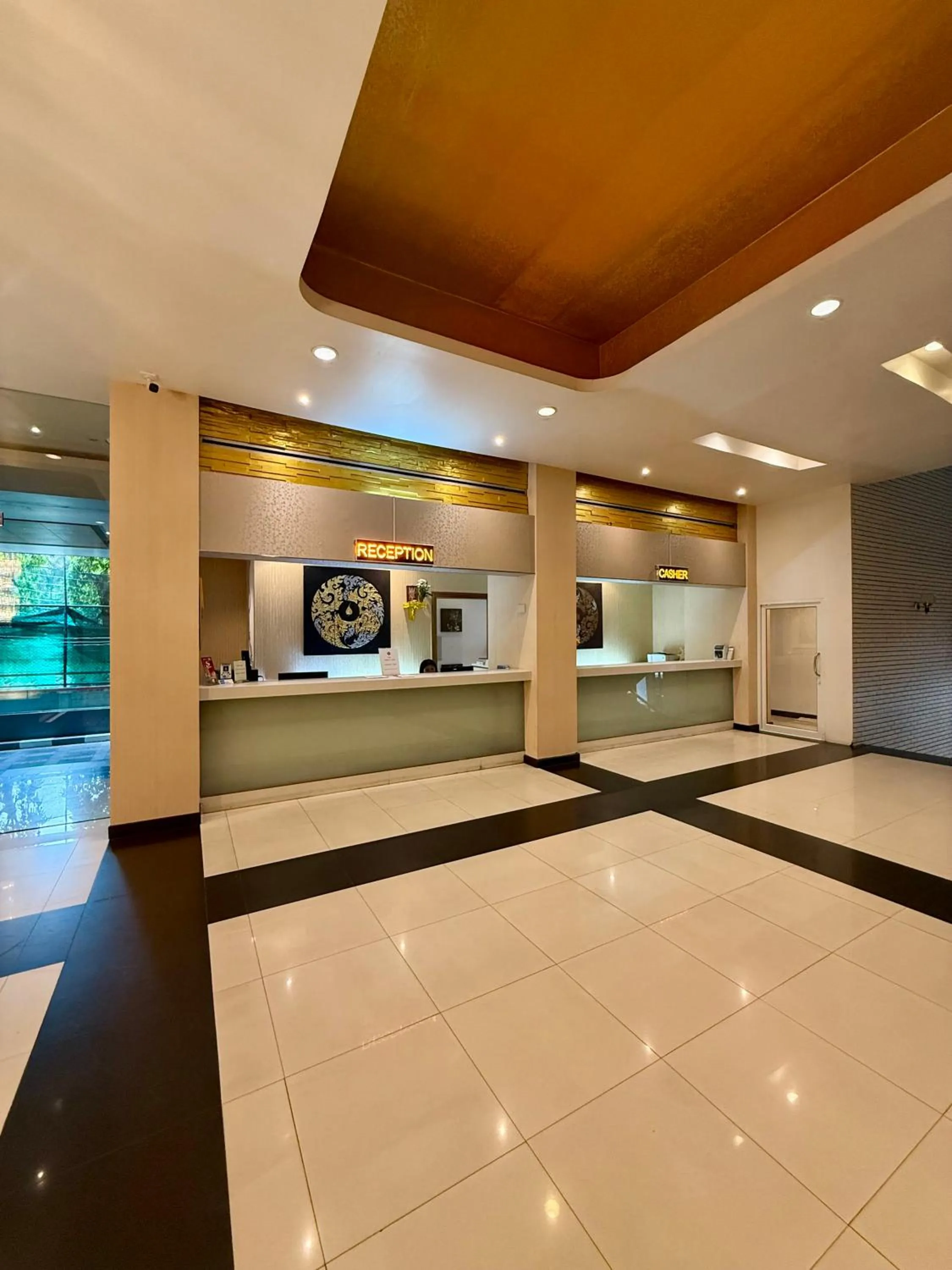 Lobby or reception in Suncity Hotel Pattaya