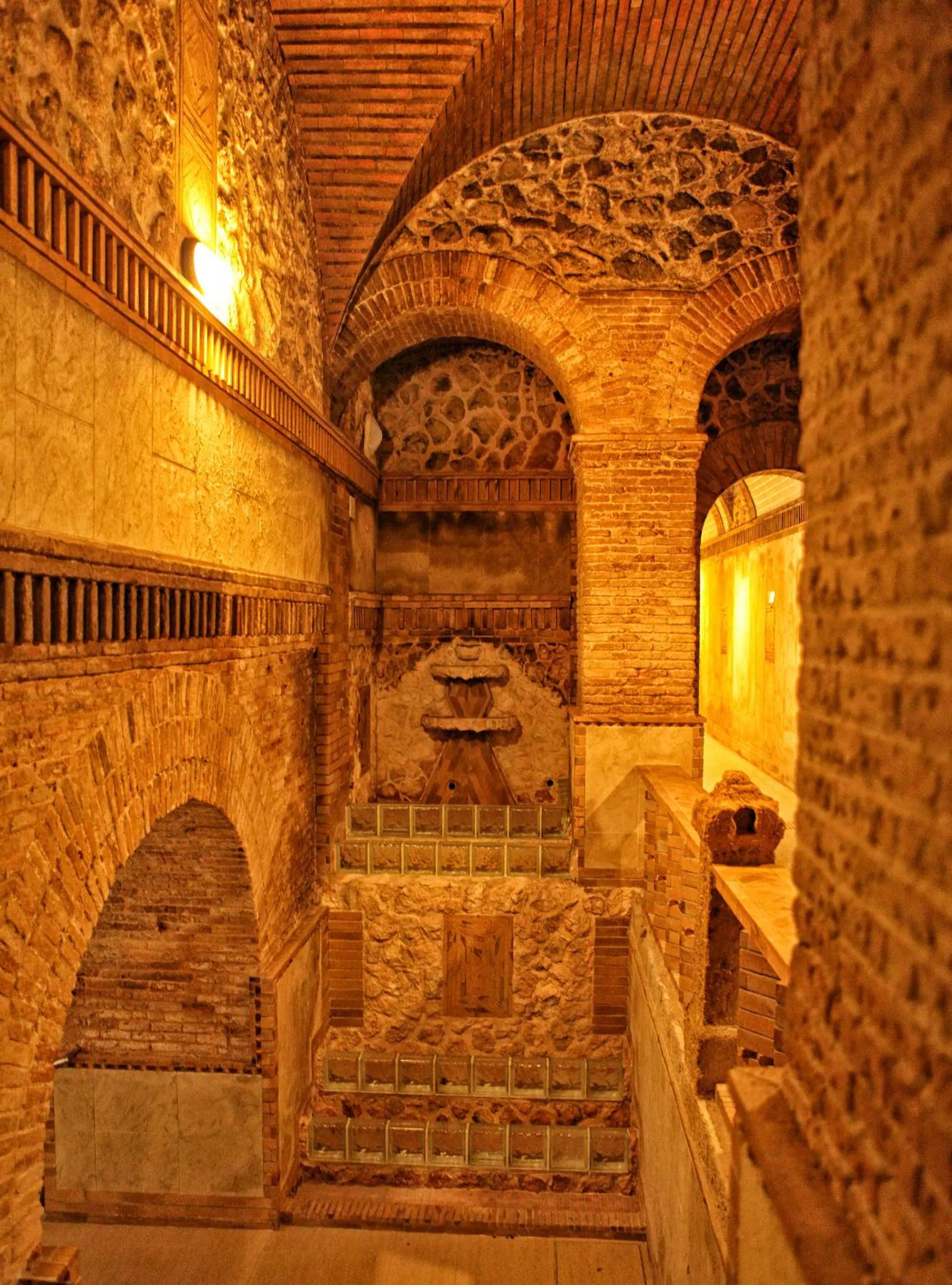 Hot Spring Bath in Balneario de Archena - Hotel León