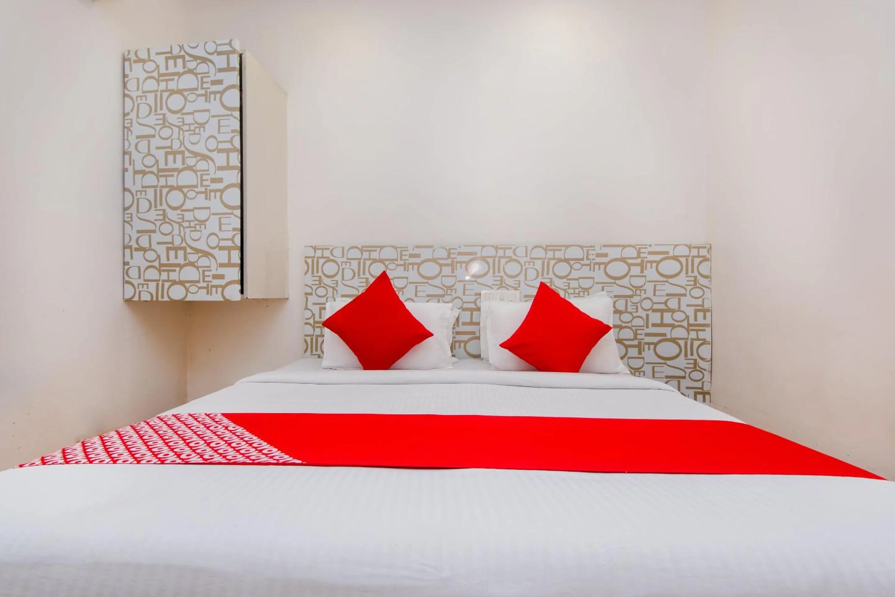 Bedroom, Bed in Hotel O Blue Pearl Residency Near Chhatrapati Shivaji International Airport