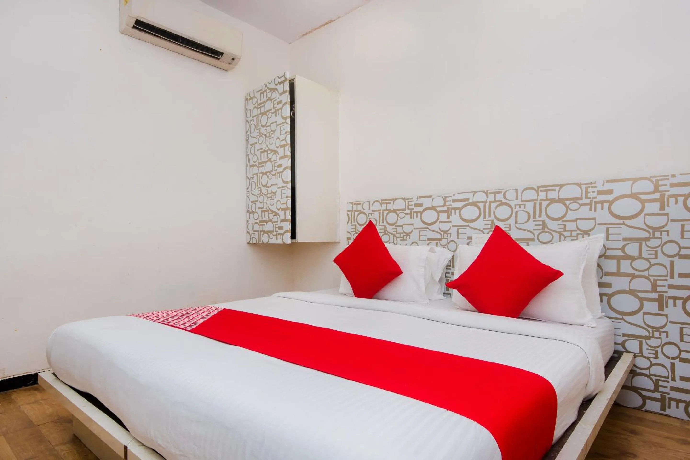 Bedroom, Bed in Hotel O Blue Pearl Residency Near Chhatrapati Shivaji International Airport