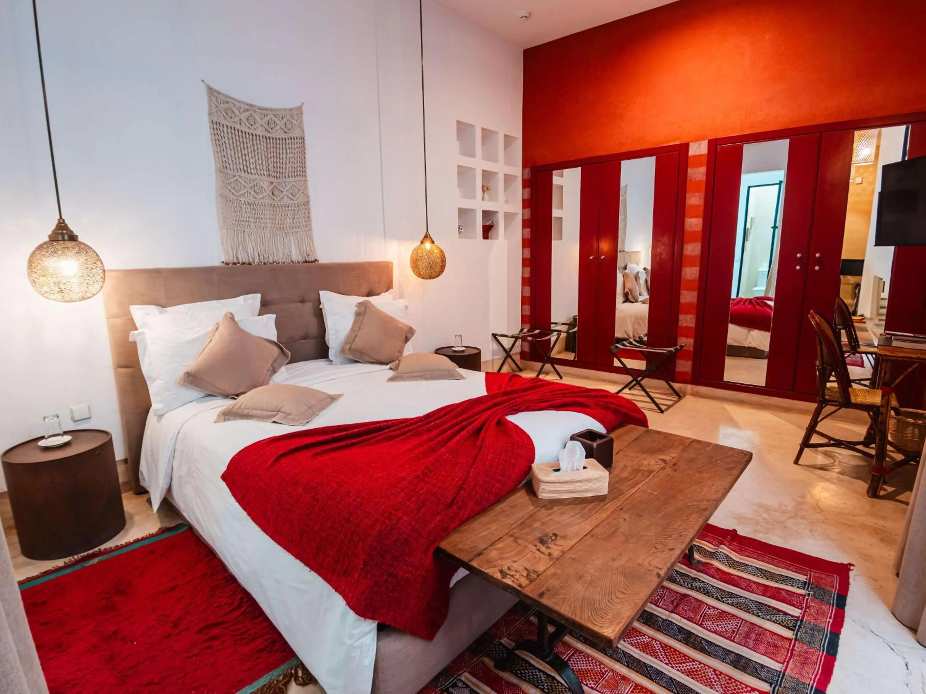 Bed in Riad la Source du Desert