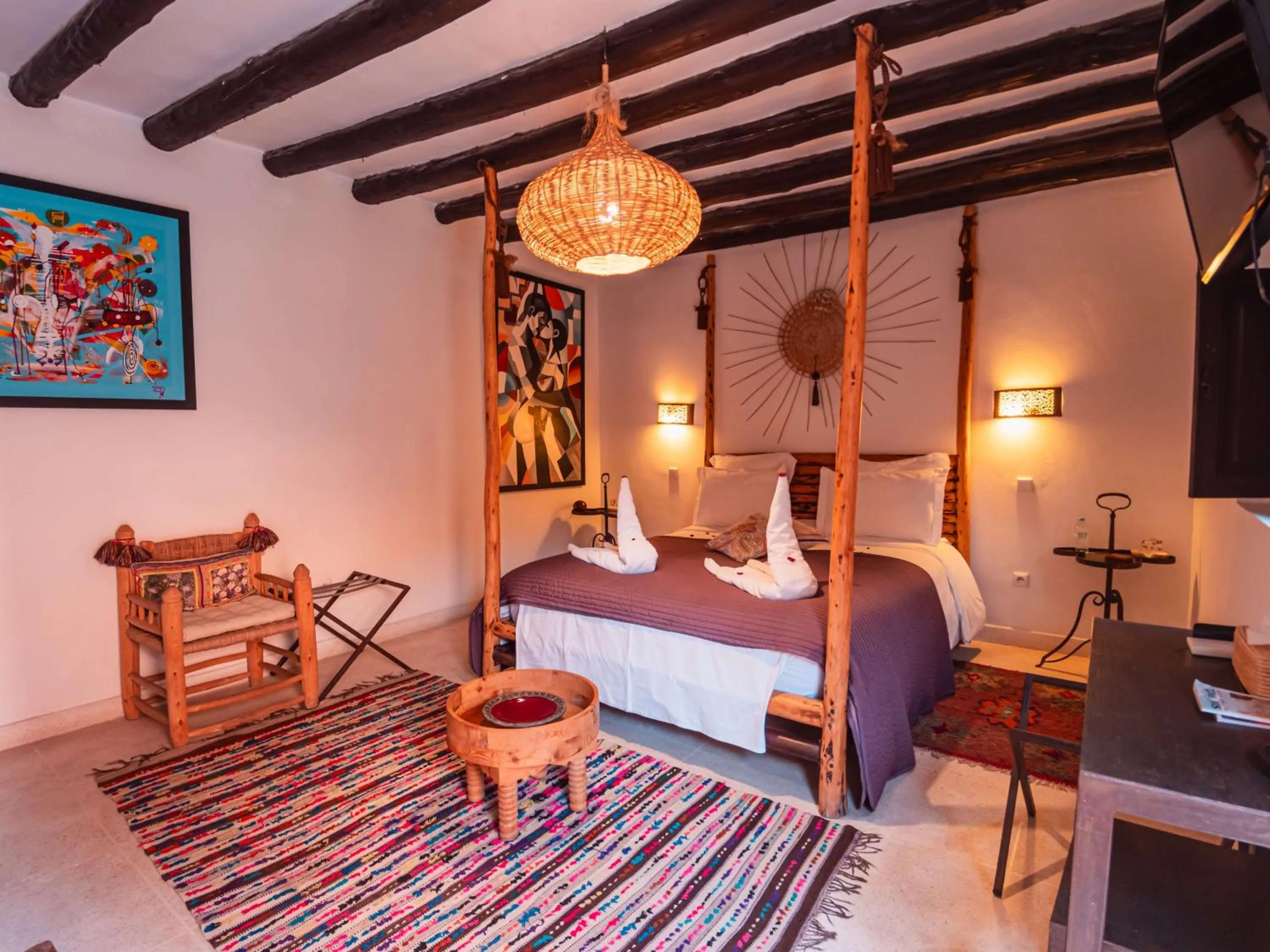 Bed in Riad la Source du Desert