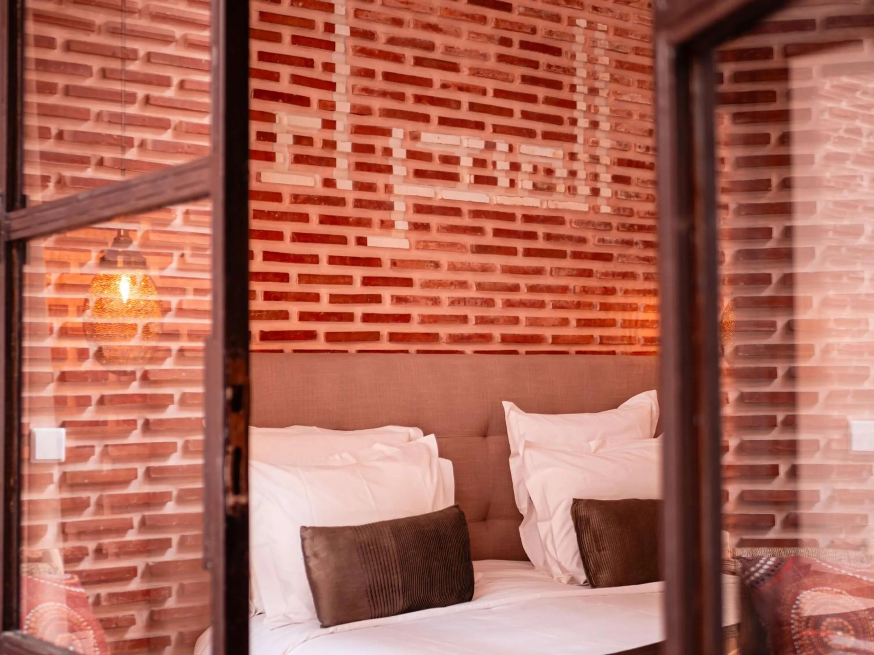 Bed in Riad la Source du Desert