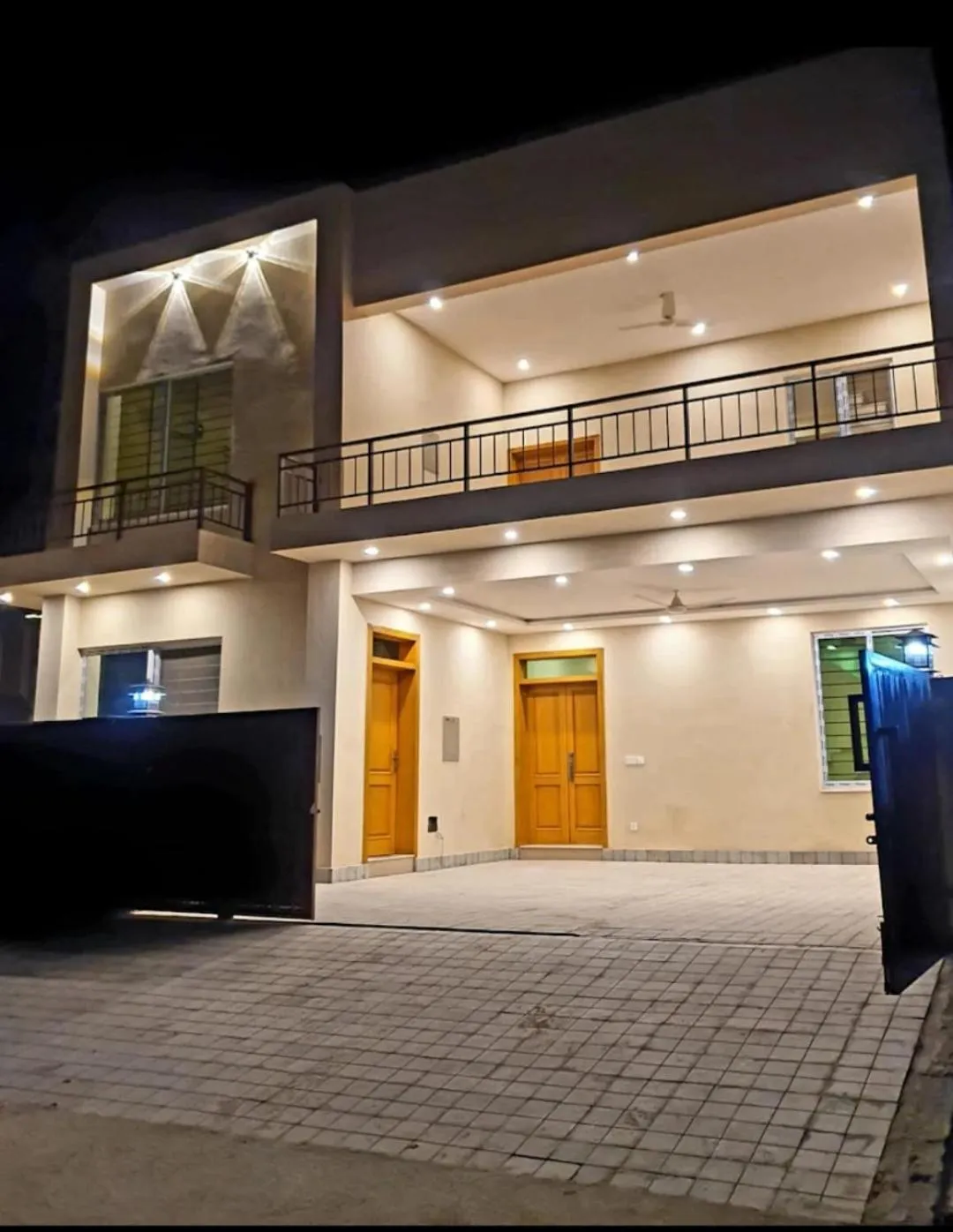 Property building in Dream Lodge House