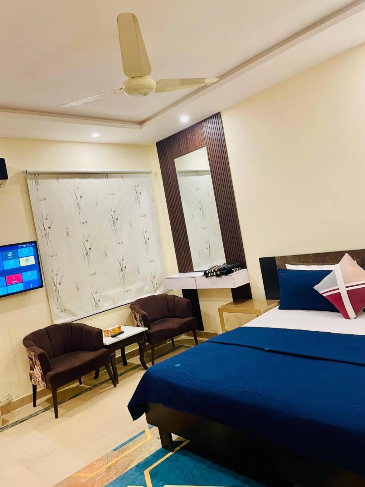 Communal lounge/ TV room, Bed in Dream Lodge House