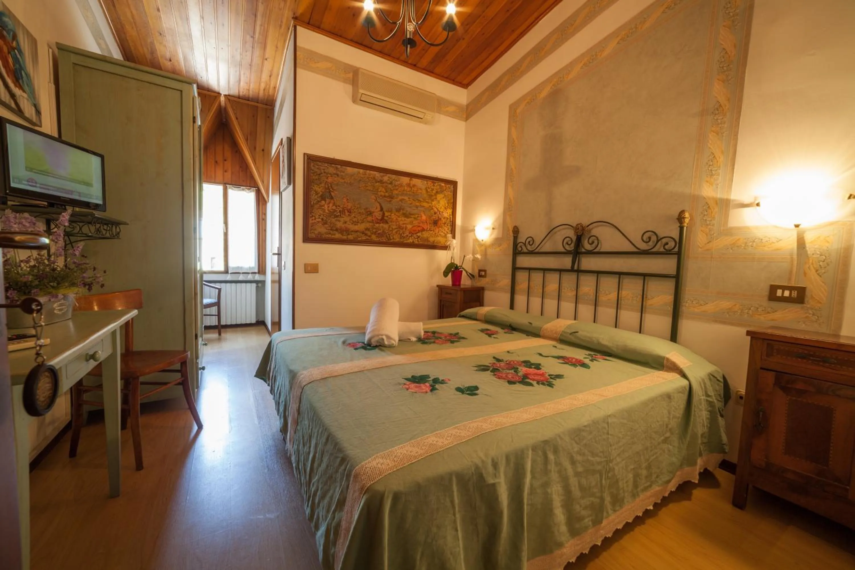 Photo of the whole room, Bed in Hotel Ricordo Du Parc