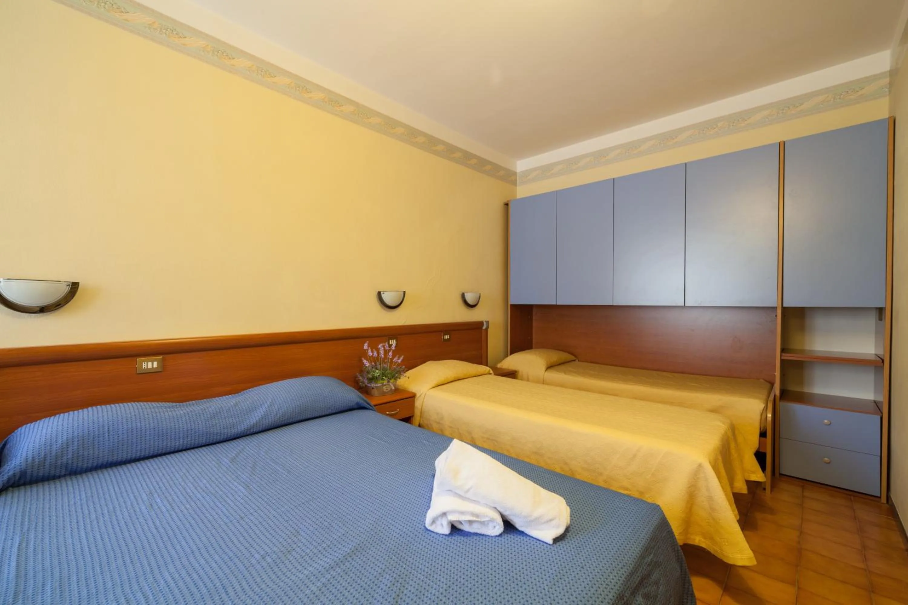 Photo of the whole room, Bed in Hotel Ricordo Du Parc